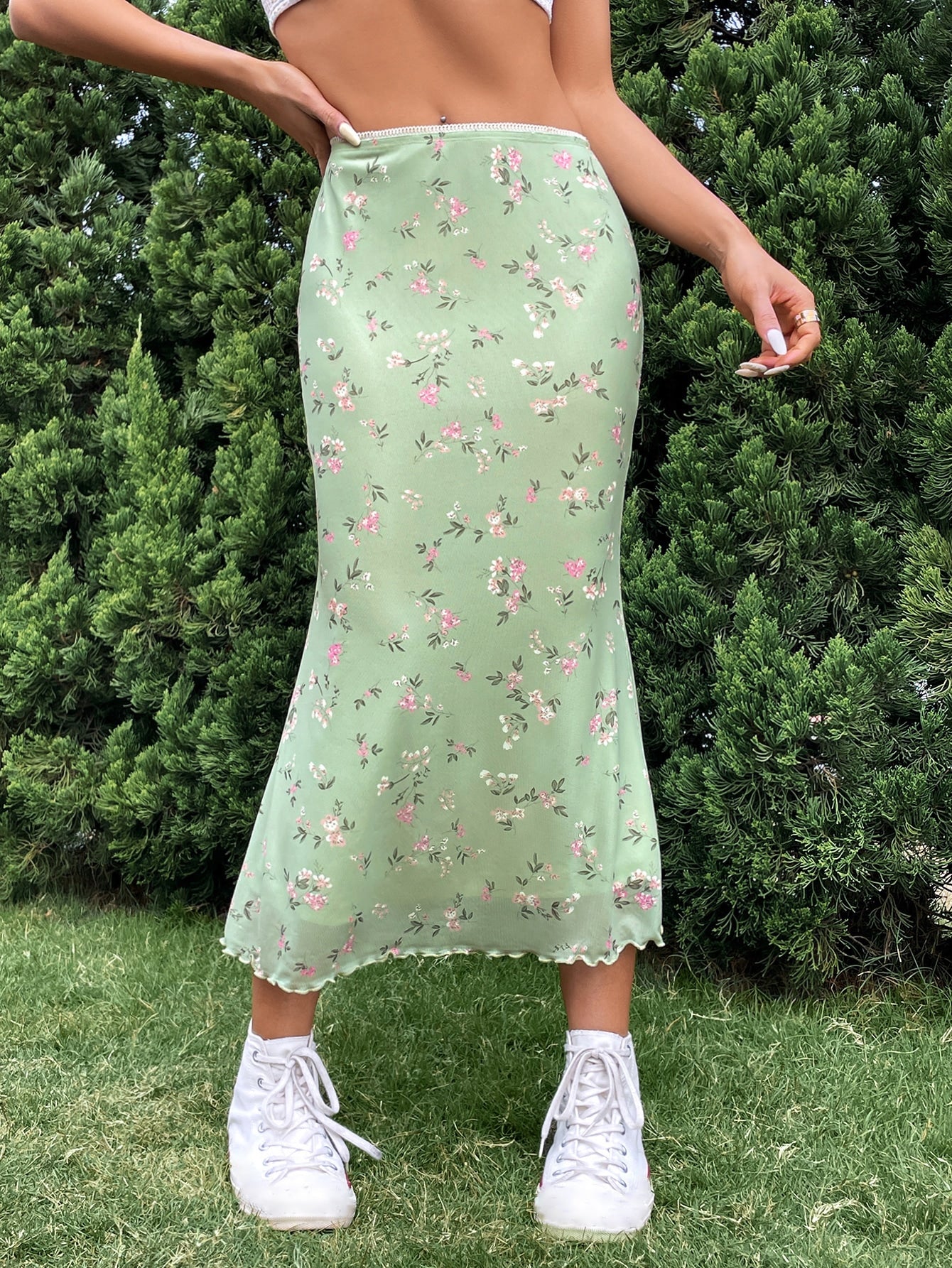 Ditsy Floral Print Lettuce Trim Mesh Overlay Skirt