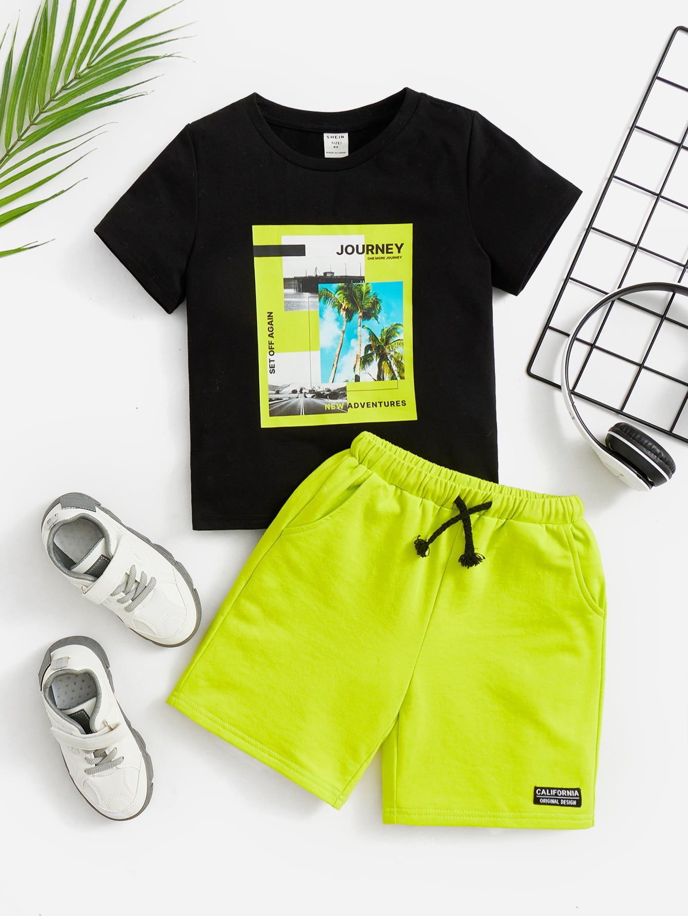 Young Boy Coconut Tree & Letter Graphic Tee & Shorts