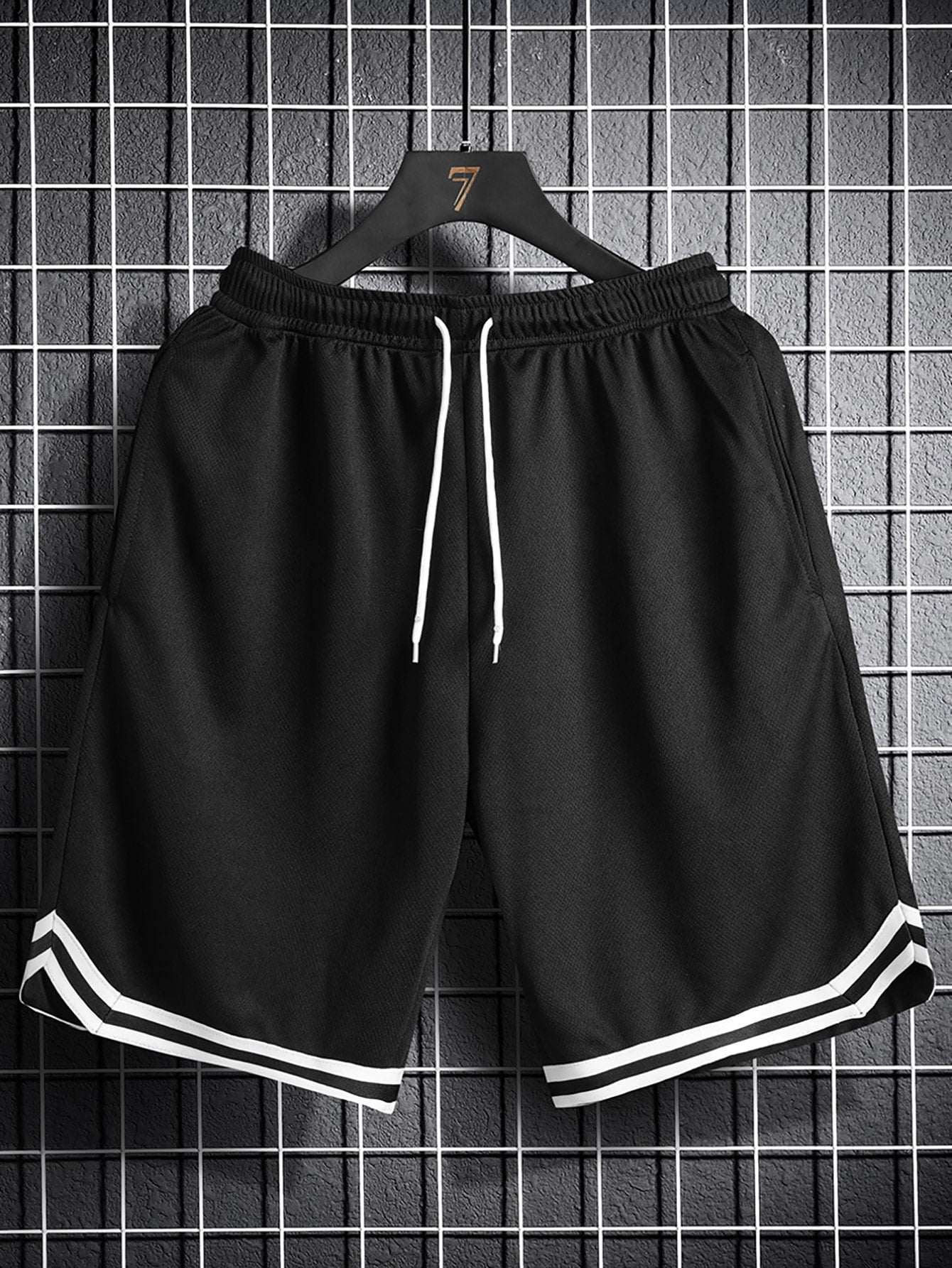 Loose Fit Men's Striped Trim Drawstring Waist Shorts Baggy Basketball Workout