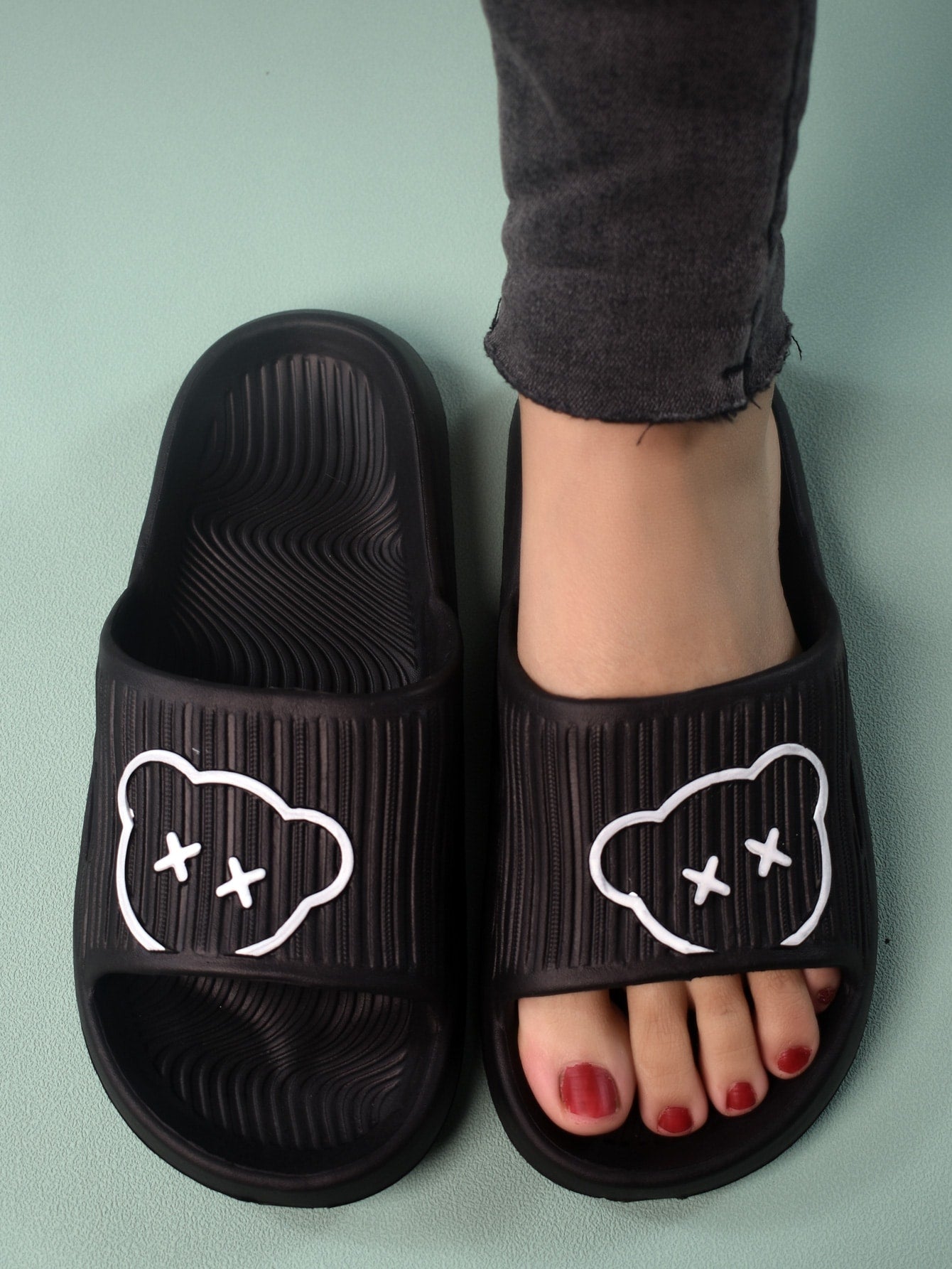 Women Cartoon Bear Pattern Open Toe Slides, Fashionable Cute Summer Black Slippers