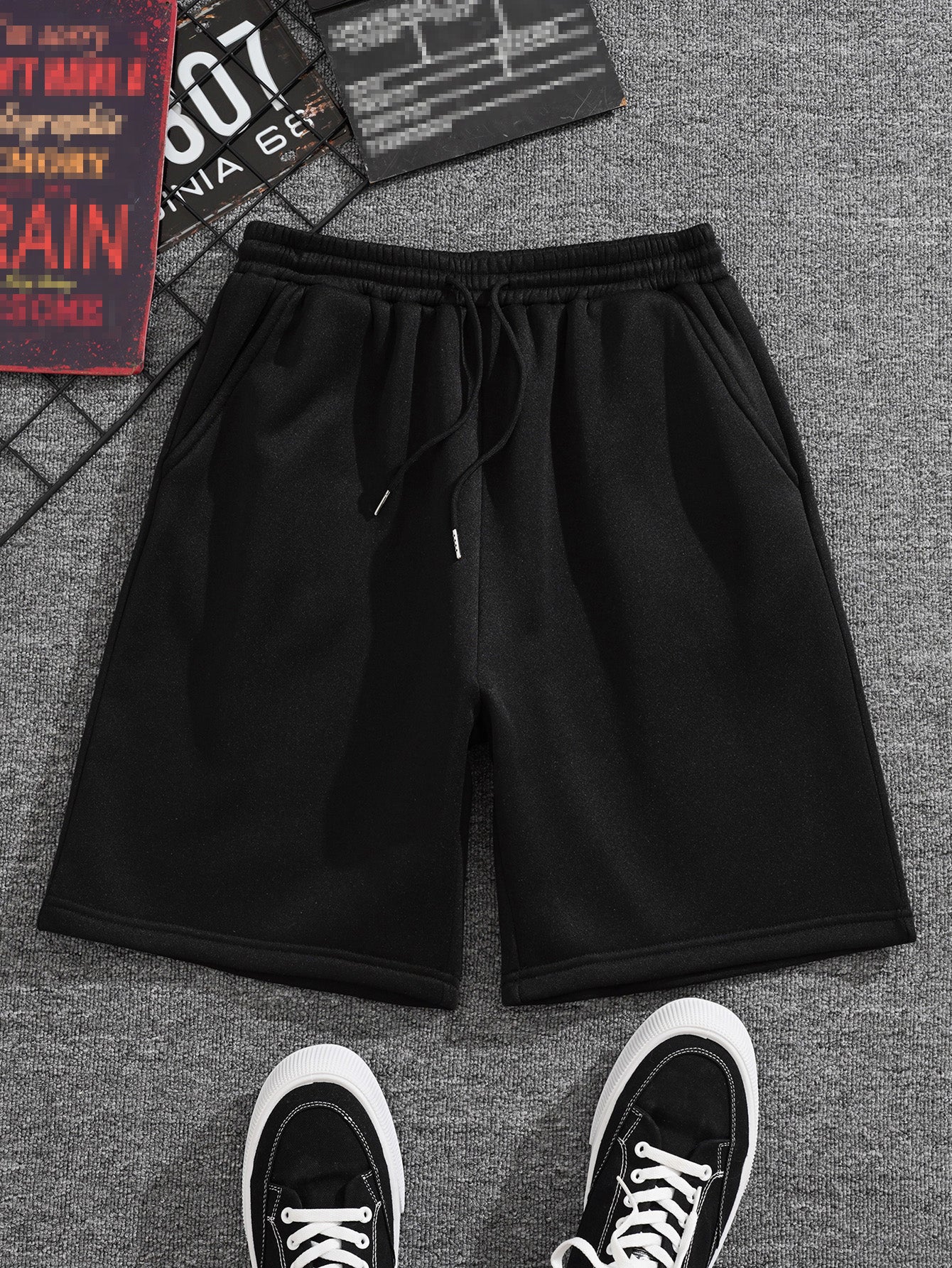 Men Drawstring Waist Slant Pocket Shorts