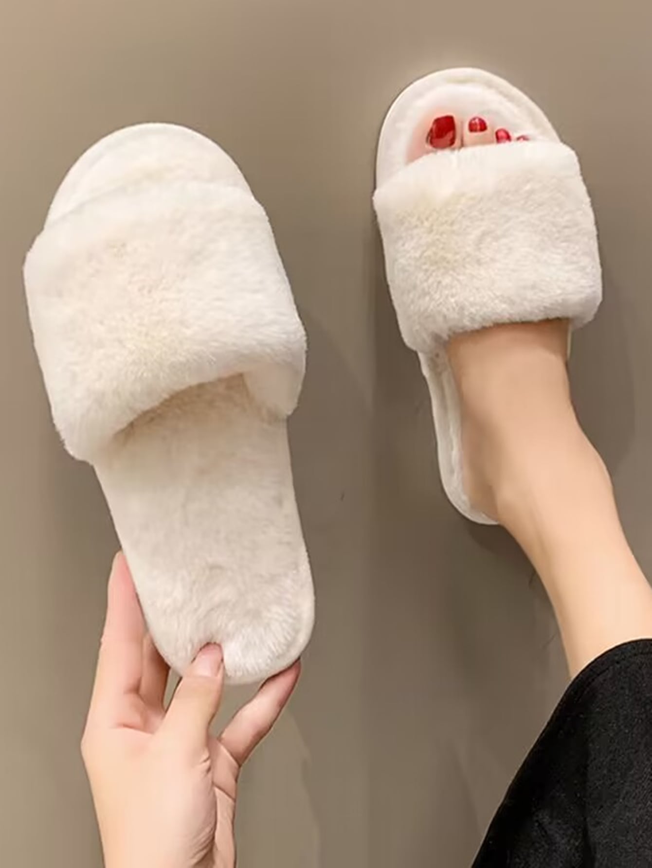 Women's Fluffy Fashionable House Slippers With For Quiet Indoor Floors