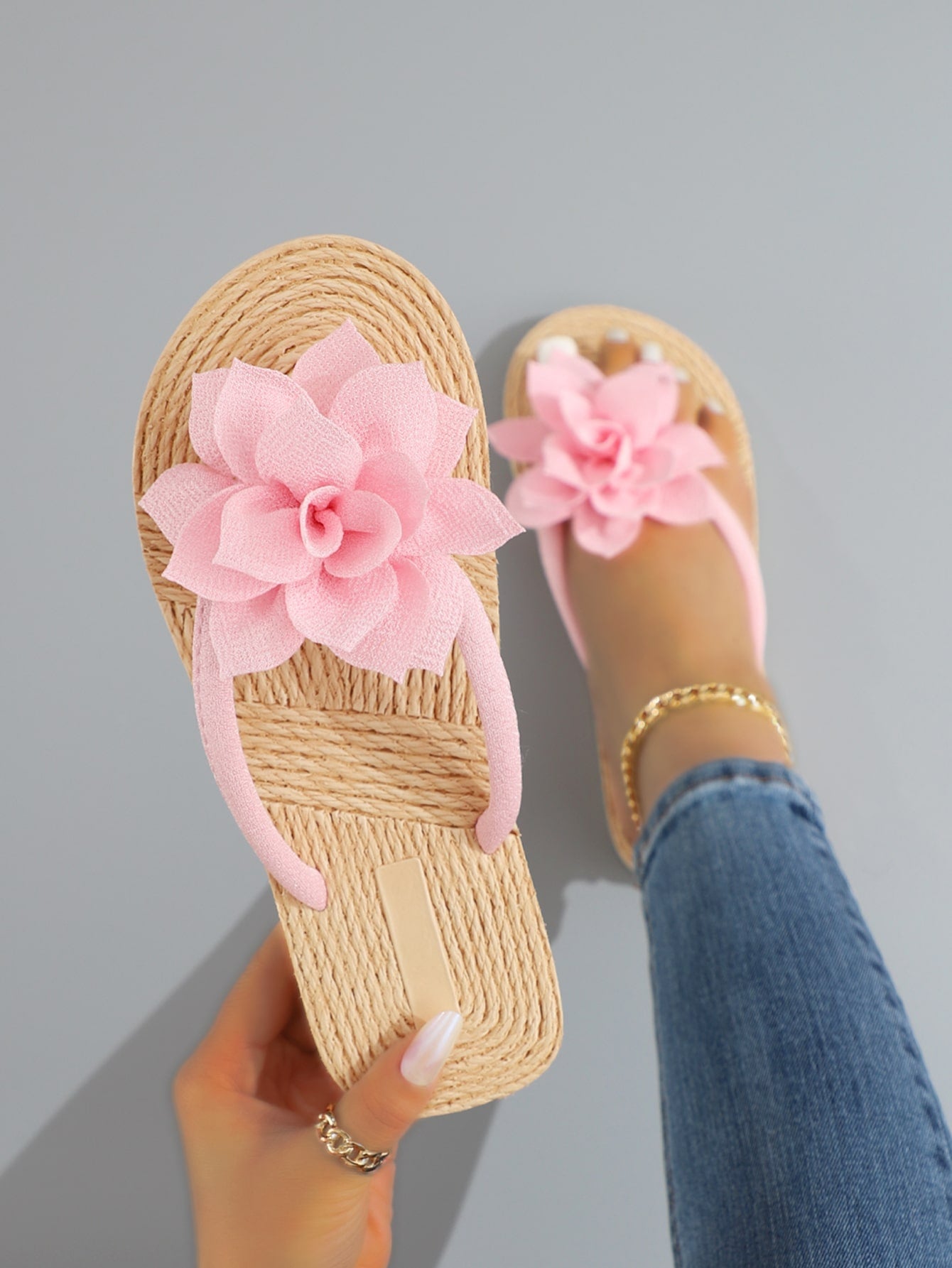 Sweet Flower Decor Slip-Resistant Flip-Flops For Beach