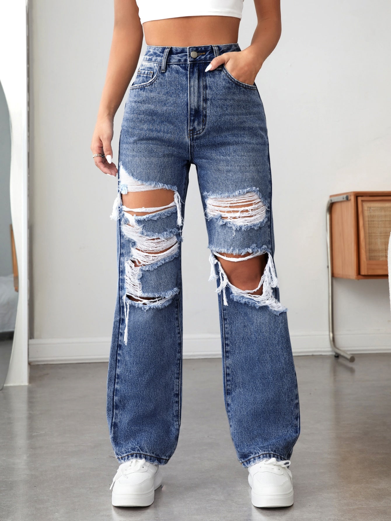 Zipper Fly Ripped Straight Leg Jeans