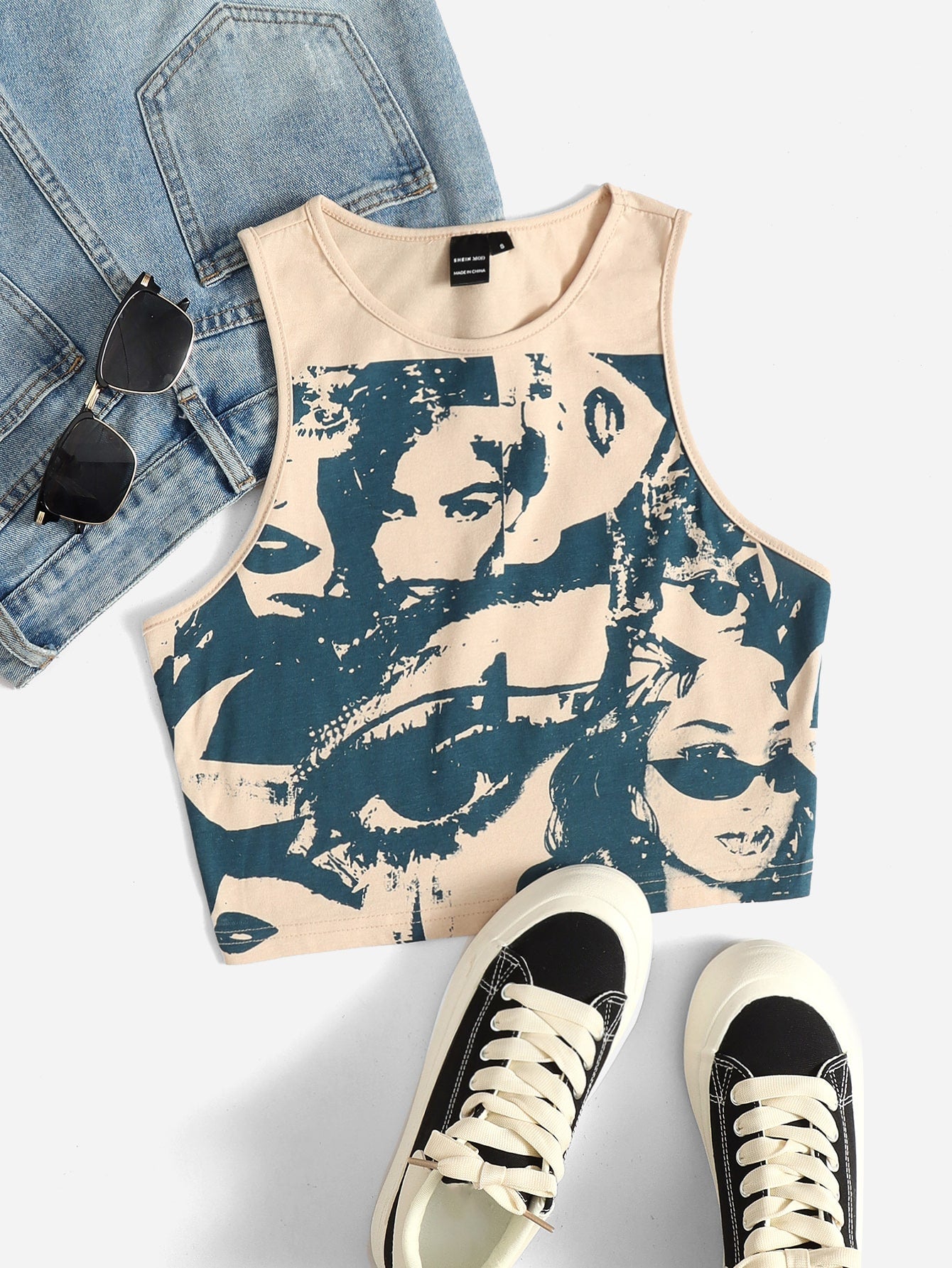 Figure Graphic Crop Tank Top