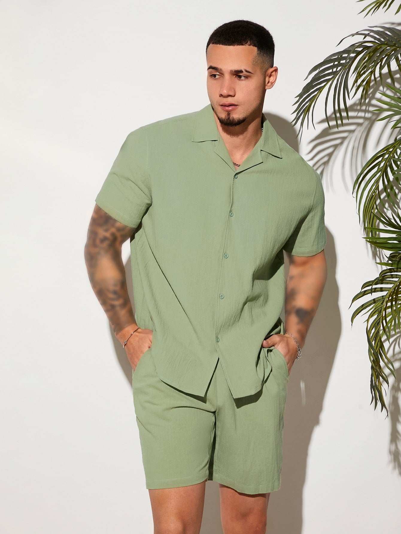 Loose Fit Men's Solid Color Button Front Shirt & Shorts Set