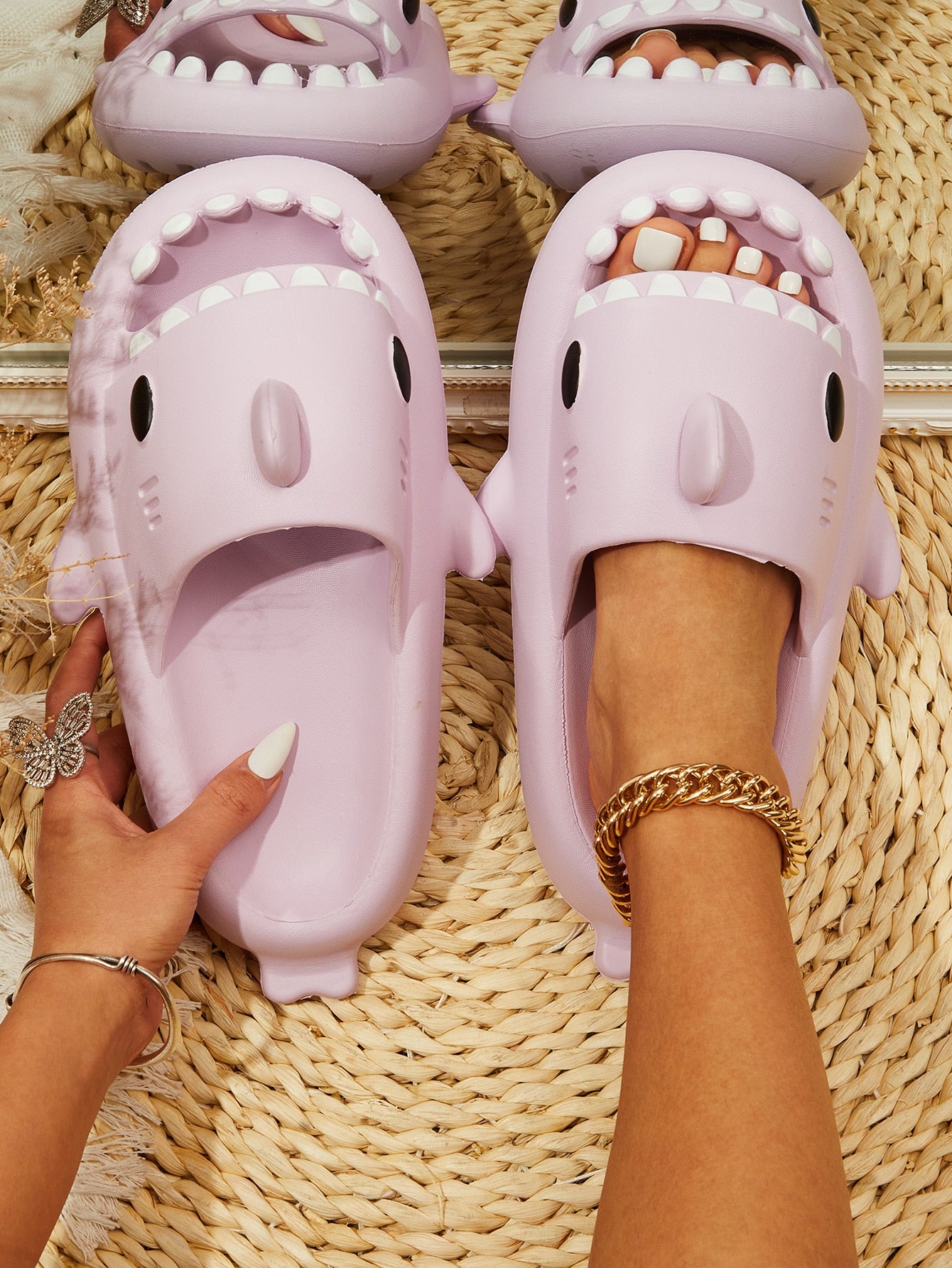 Shark Fun Shaped Open-Toe Thick Sole Slippers, Couple's Slippers With Anti-Skid Soles, Perfect For Beach/Summer Wear