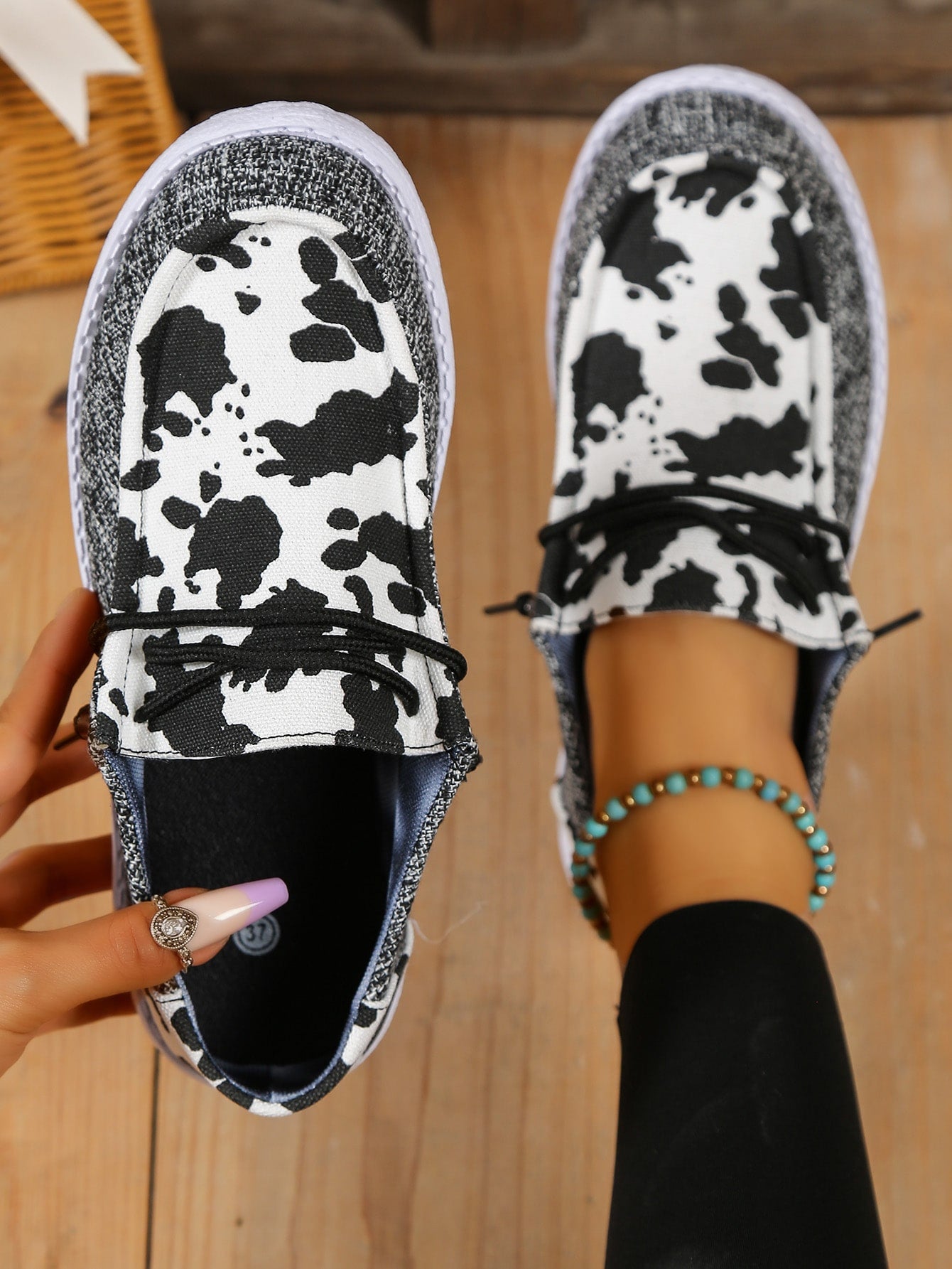 Women's Fashionable Floral Pattern Lace-up Low Top Jean Casual Sports Shoes