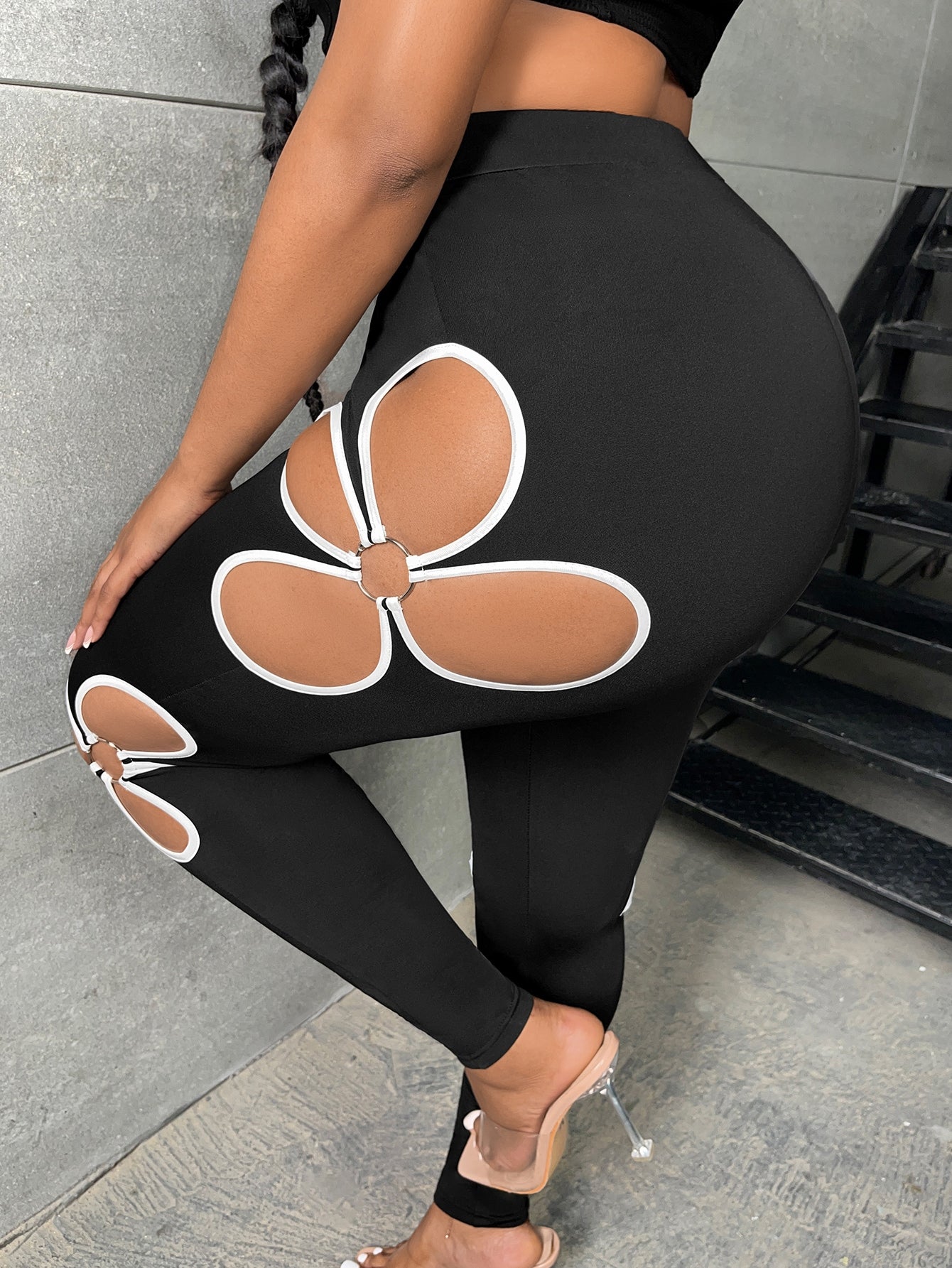 Plus Contrast Binding Cut Out Leggings