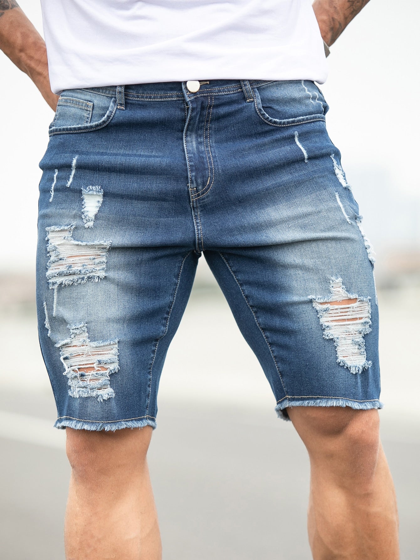 Men Ripped Frayed Raw Hem Denim Shorts