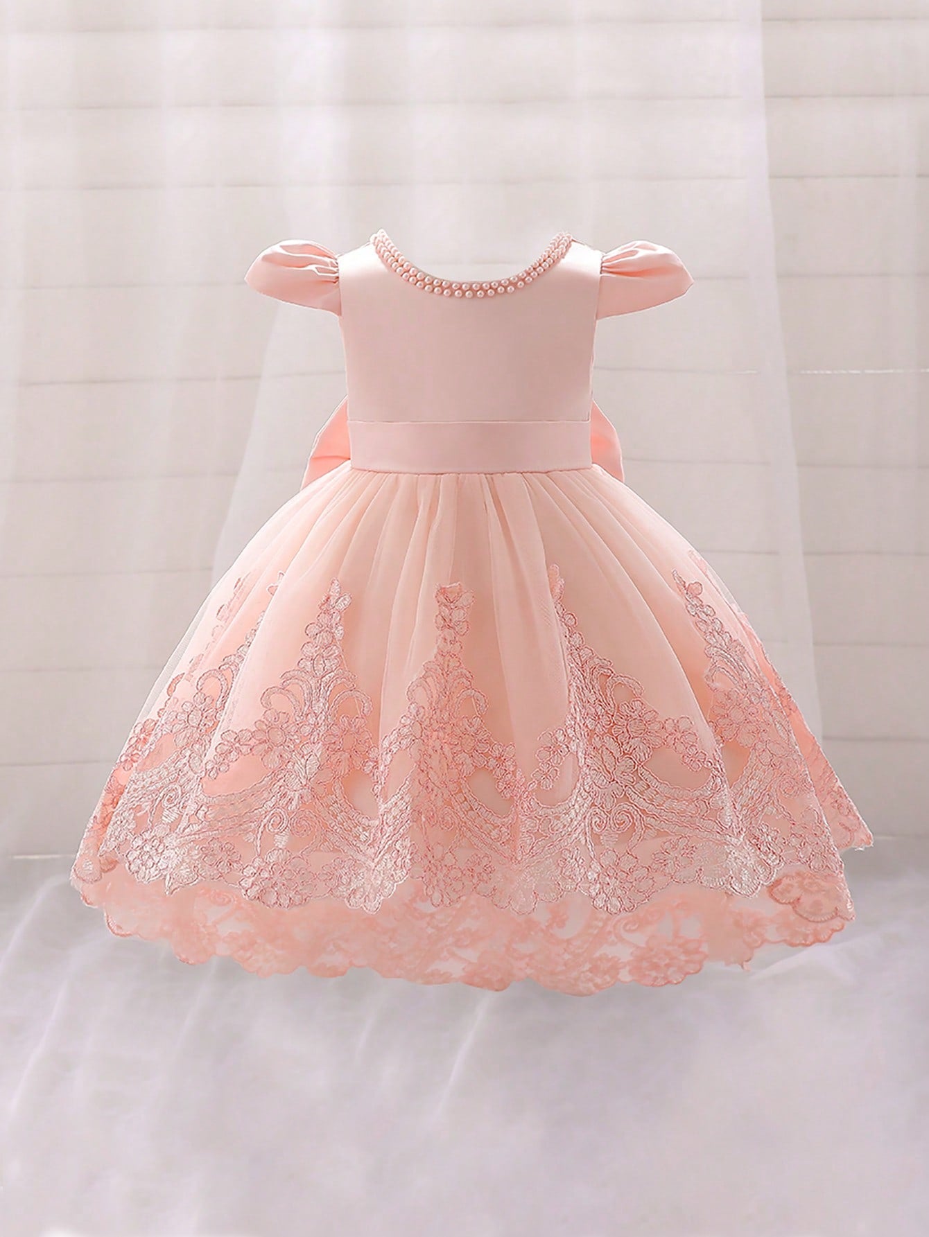 Young Girl's Lace Dress With Floral Lace, Ribbon Bow And Butterfly Back Decoration, Suitable For Performances, Travel And Holidays