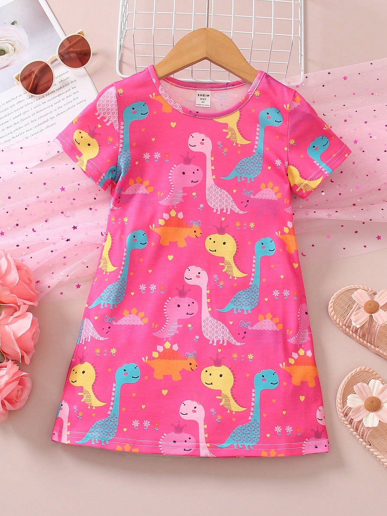 Young Girl Dress Style Cute Dinosaur Print Light & T-Shirt For Casual Summer Occasions