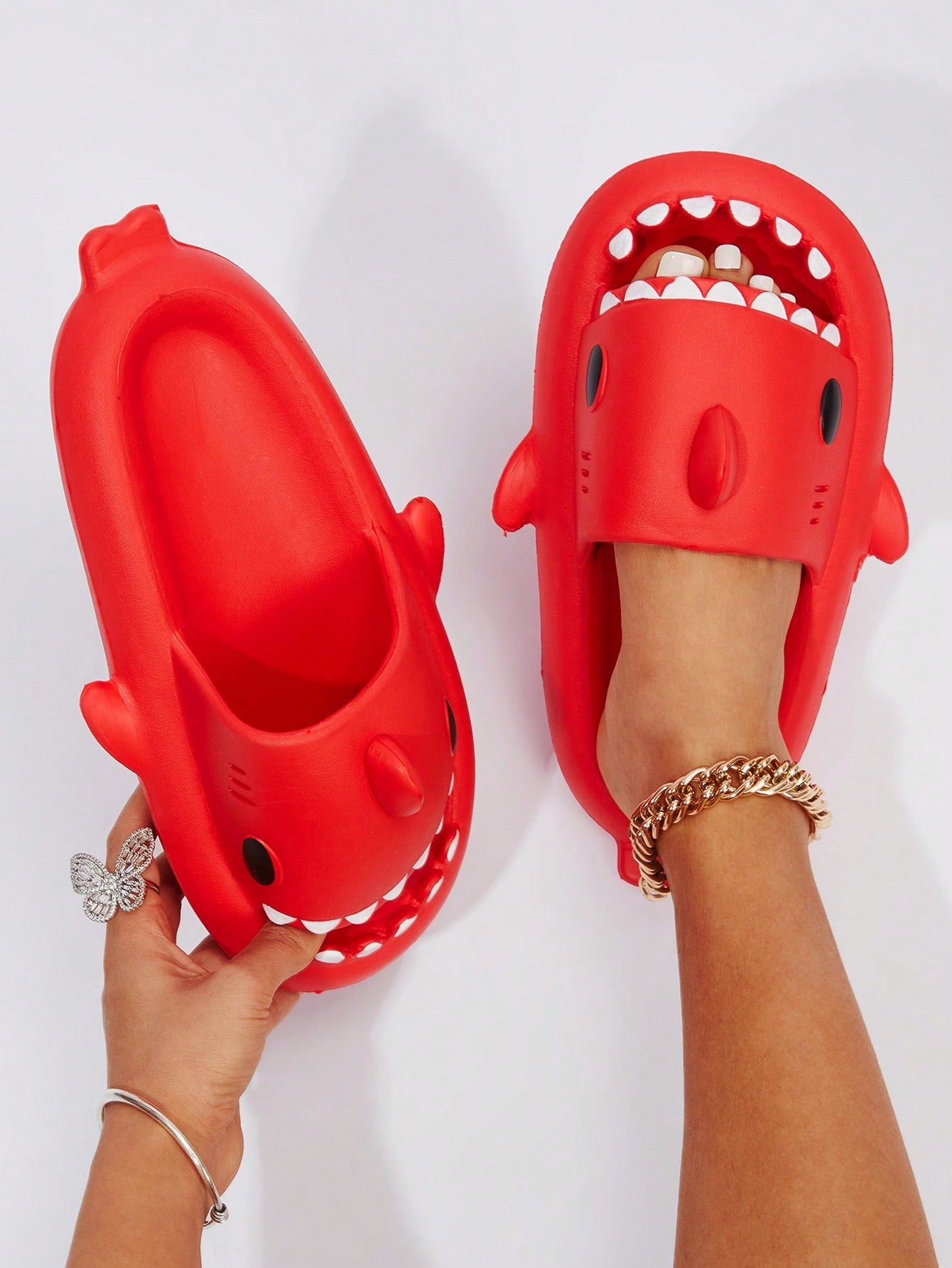 Fashionable And Fun Shark Shaped Slides Thick-Soled Plastic Slippers For Women