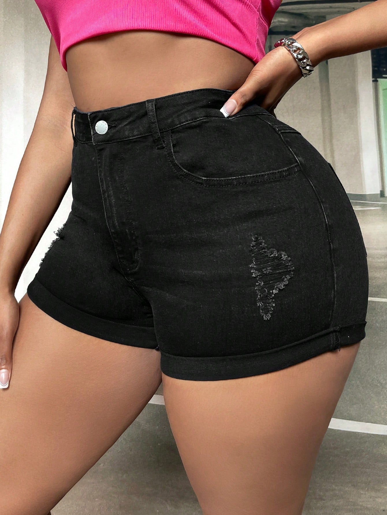 Plus High Waist Ripped Roll Up Hem Denim Shorts