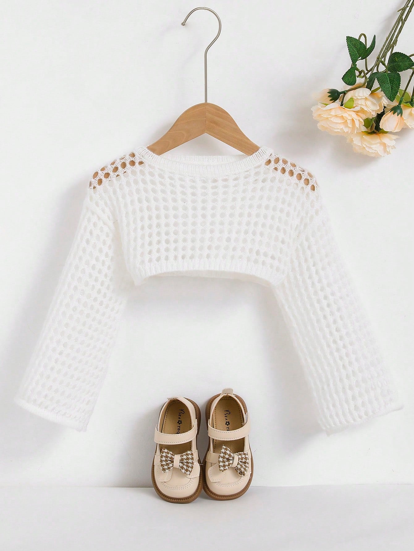 Young Girl Hollow Out Crop Sweater