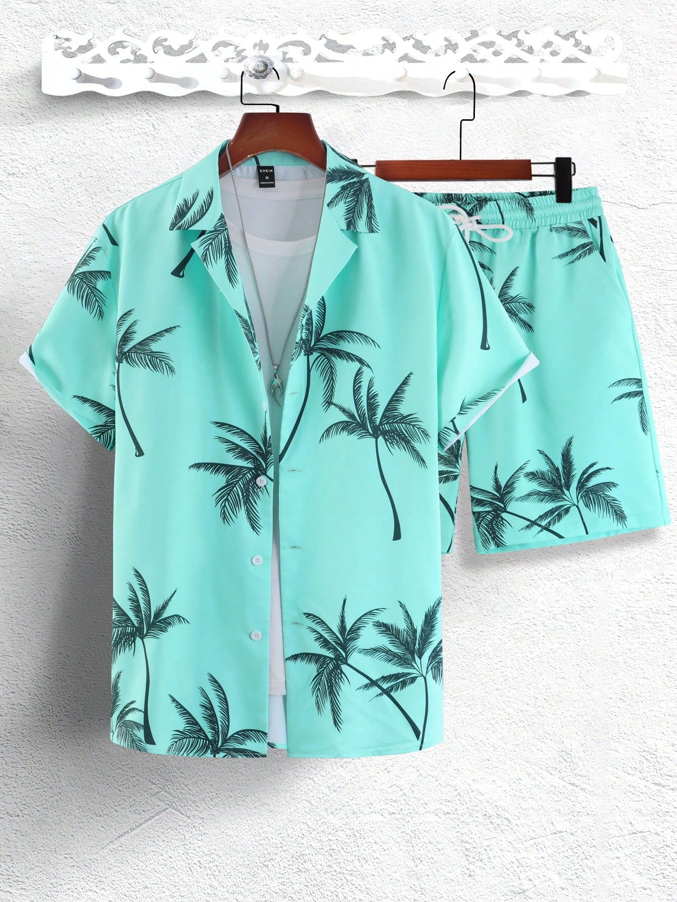 Men Random Palm Tree Print Shirt & Drawstring Waist Shorts Without Tee