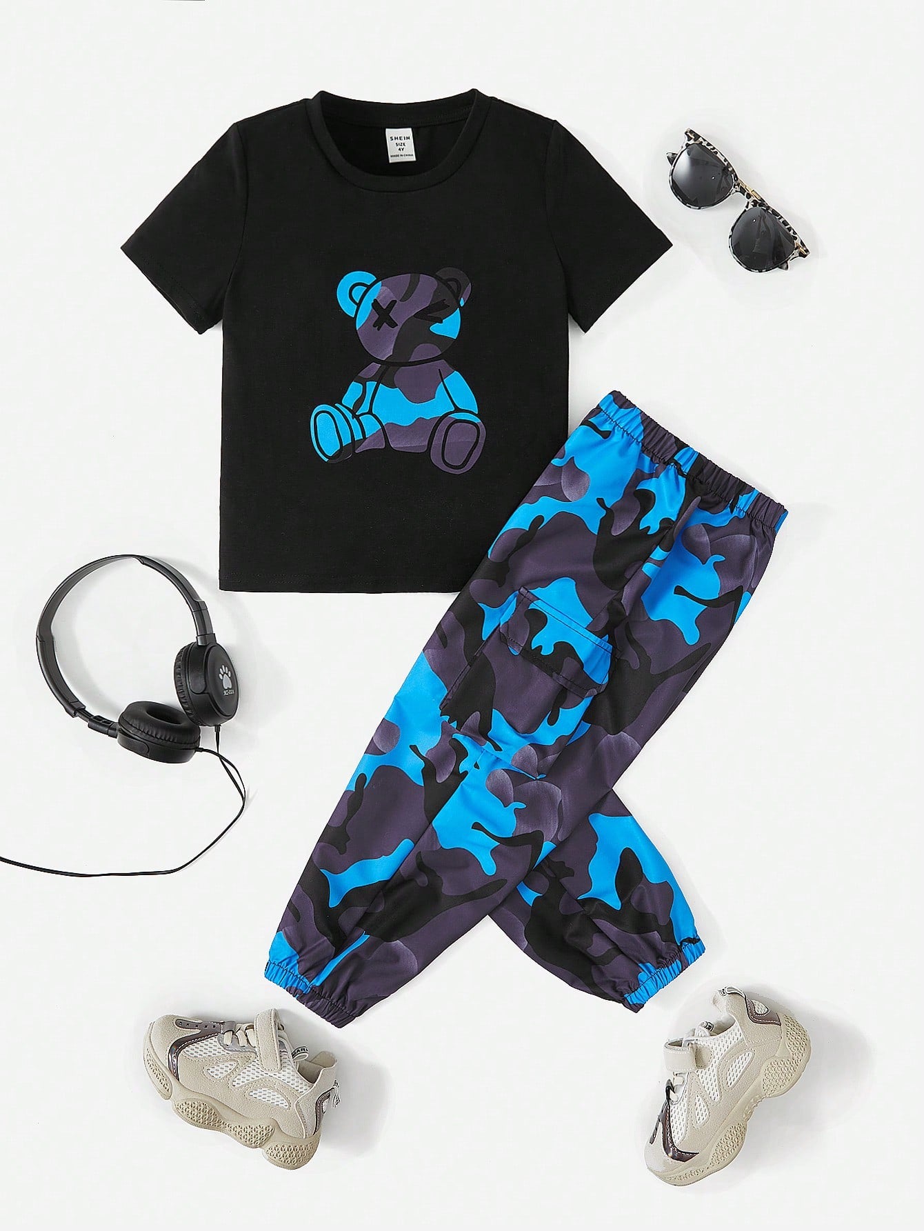 Young Boy Casual Cool Camo Printed Short Sleeve T-Shirt And Cargo Pants 2pcs Outfit With Sports Bear Pattern