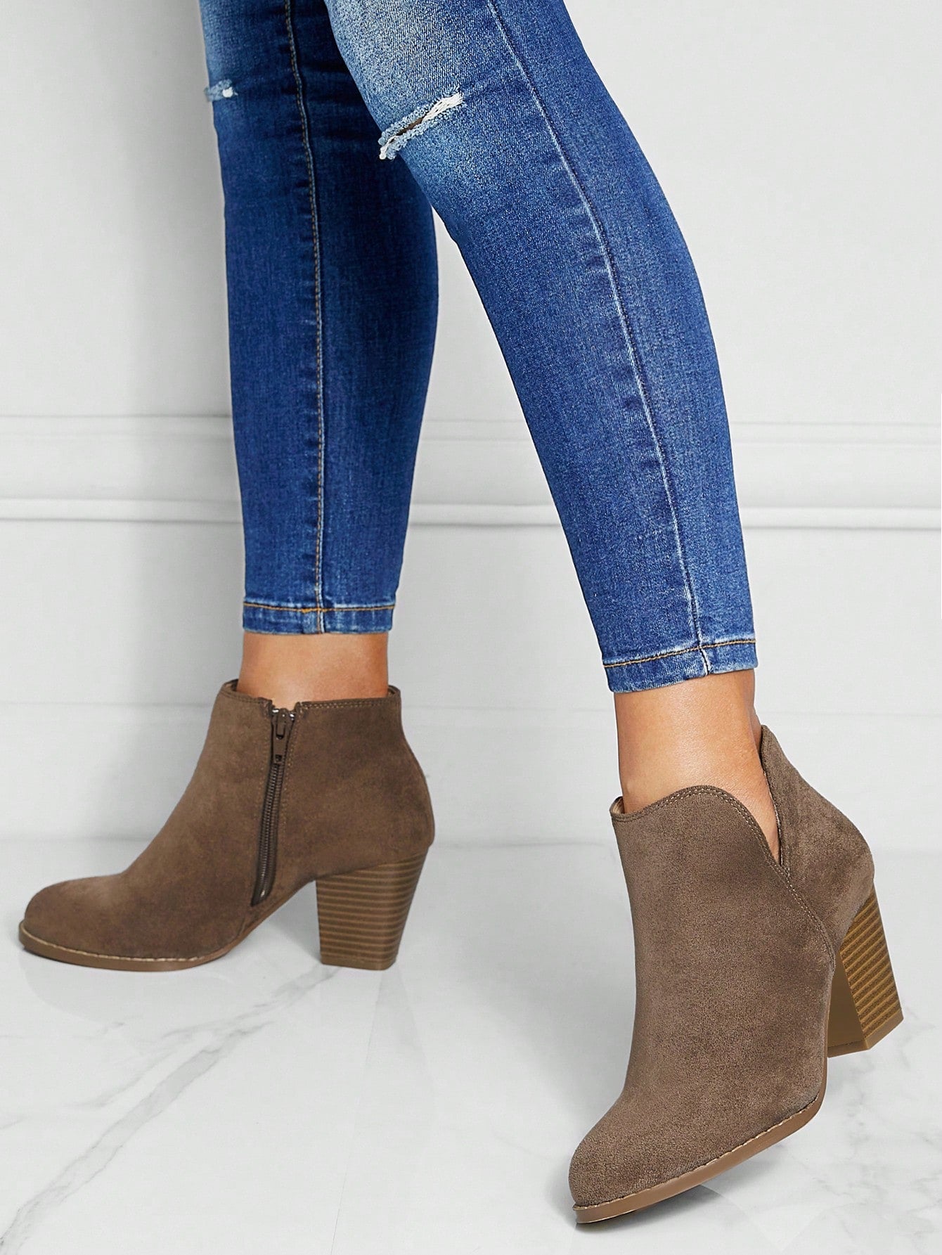 Women Faux Suede Zip Side Boots, Round Toe Chunky Heeled Classic Boots