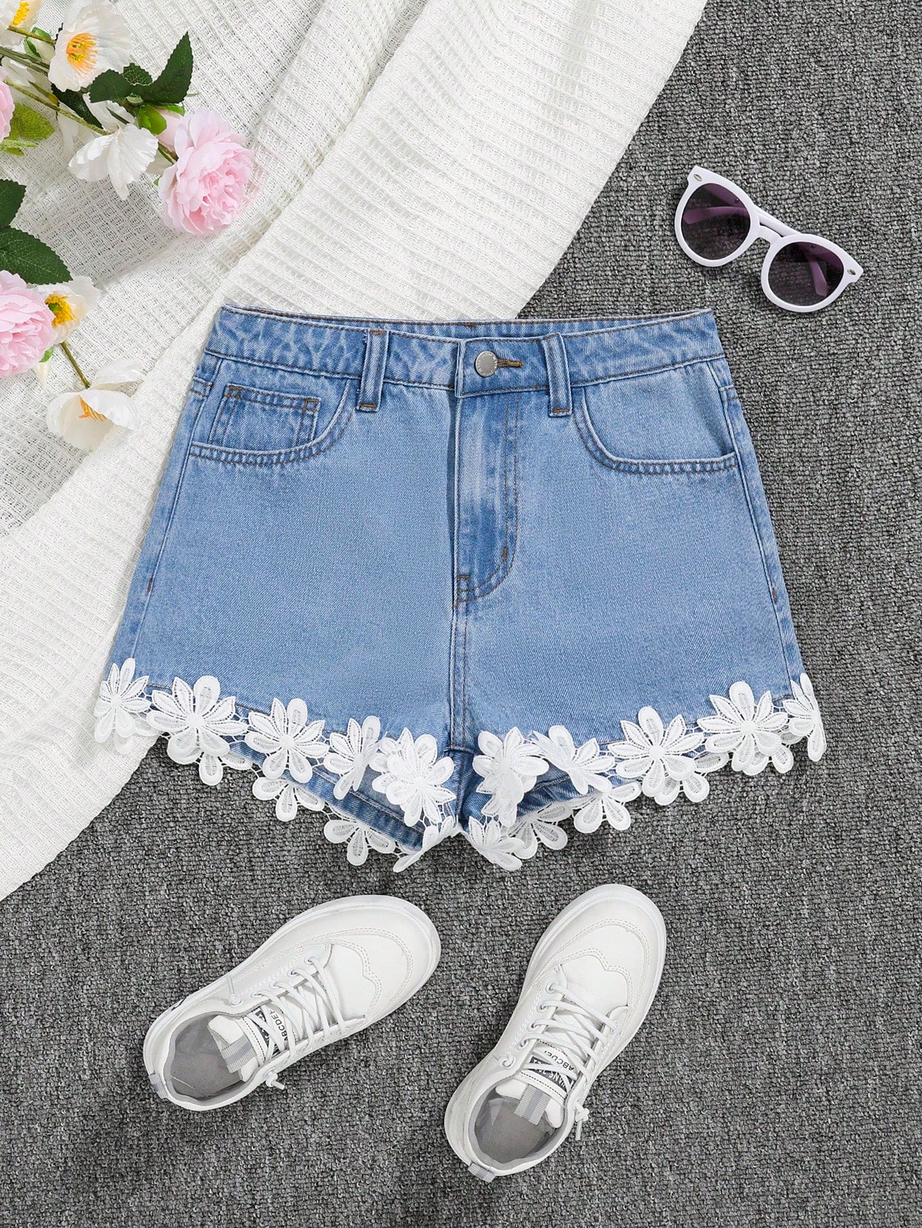 Teen Girls Floral Appliques Contrast Lace Denim Shorts