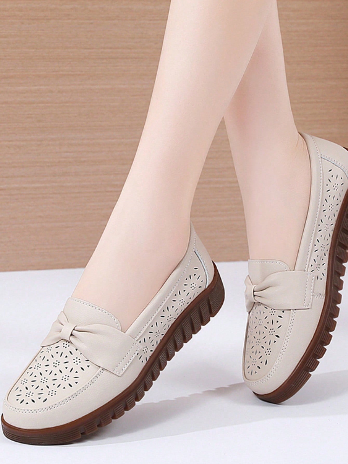 Women's Slip-On Flat Loafers With Bowknot, Cut-Out Patterns, Oxford Soft Sole, Solid Color, Elastic Cloth Material