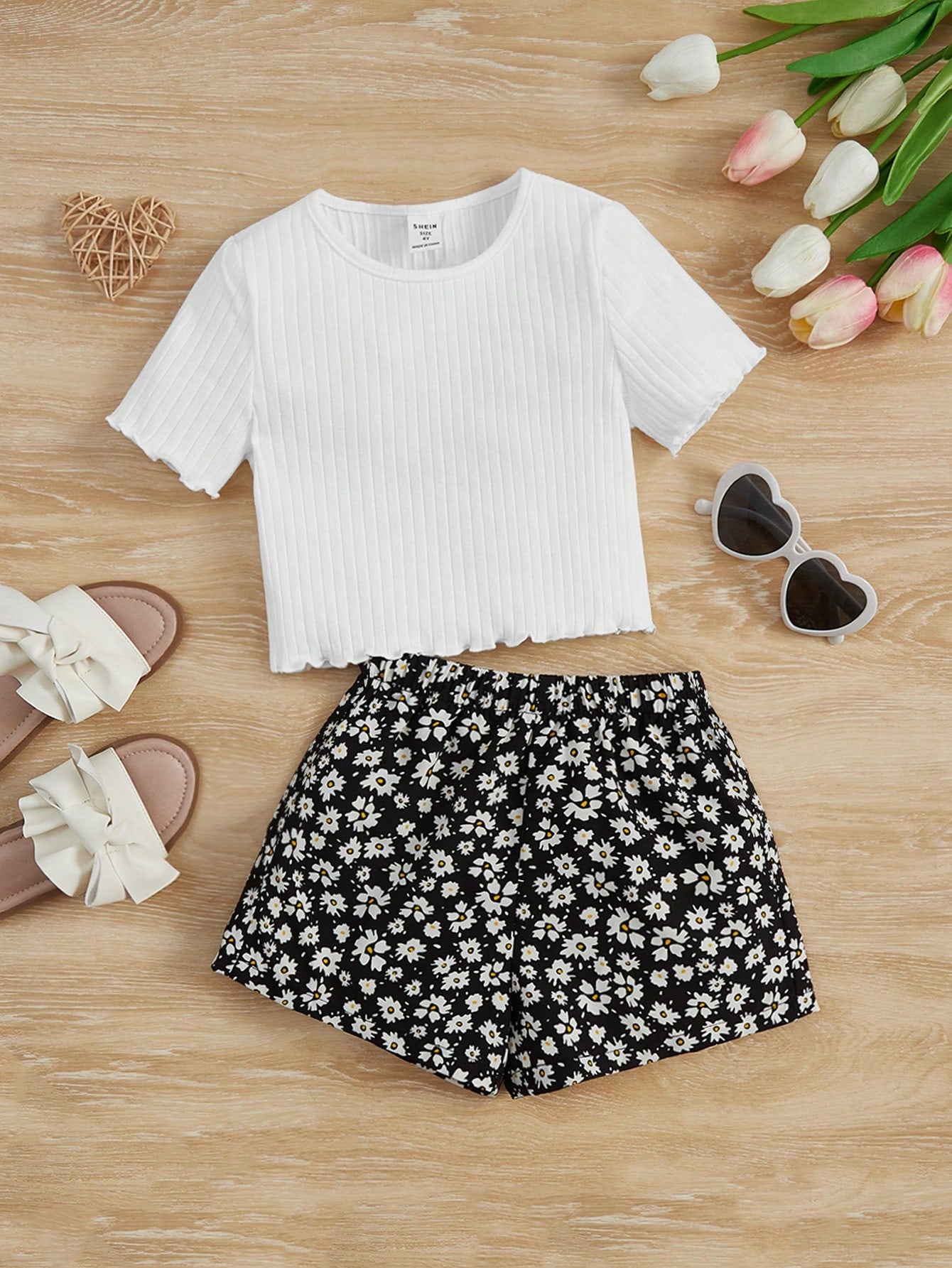 Young Girl Lettuce Trim Tee & Ditsy Floral Print Shorts