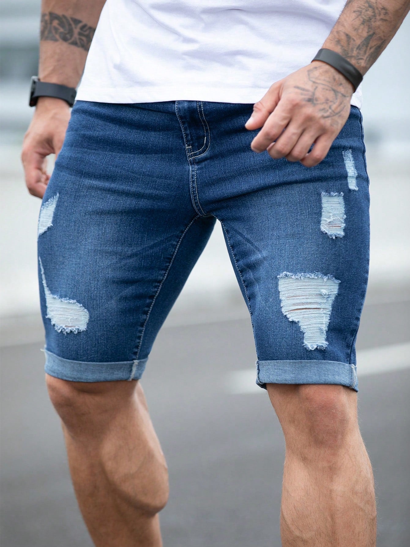 Men Ripped Frayed Roll Hem Bermuda Denim Shorts