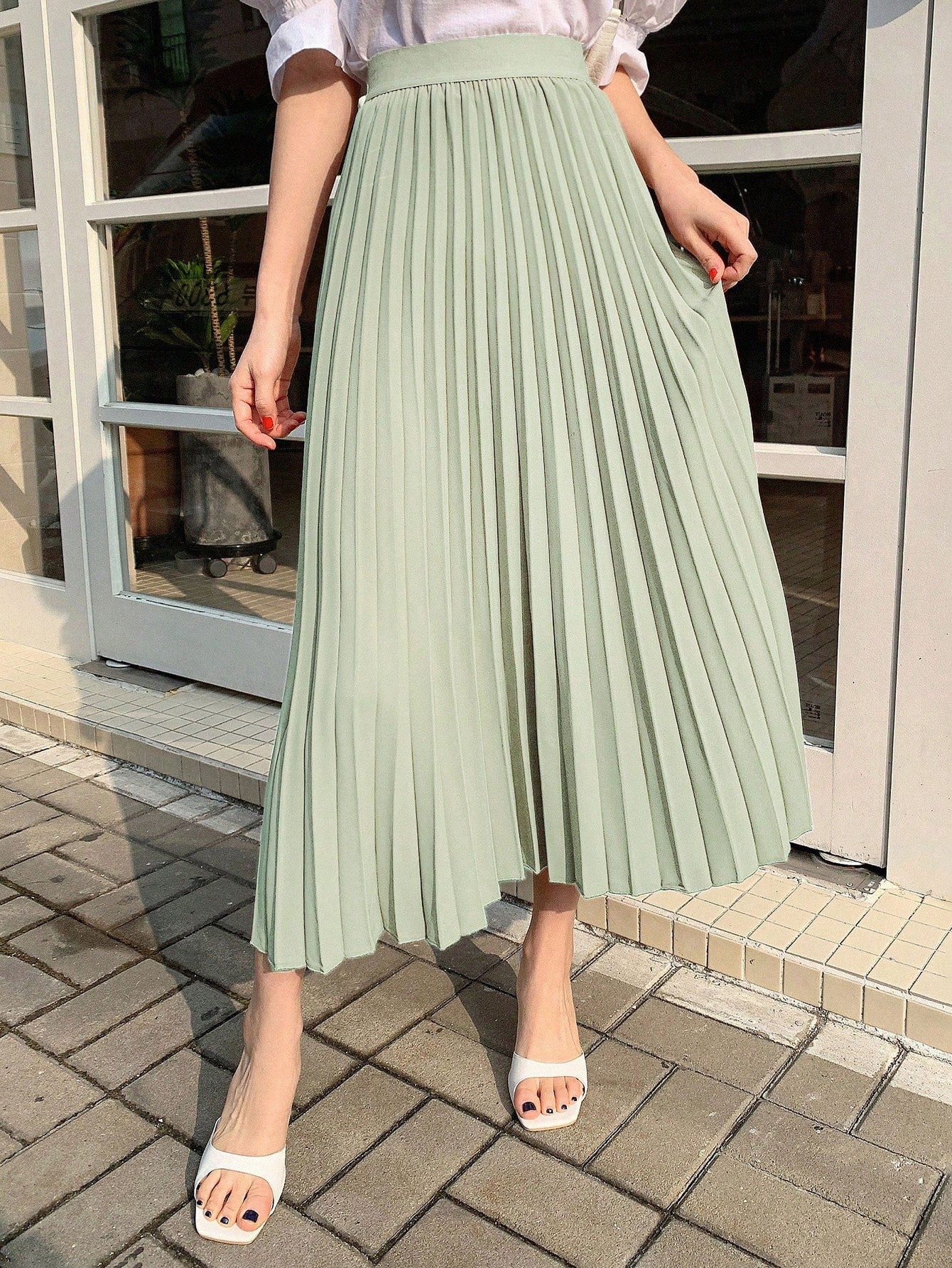 DAZY Solid Color High Waisted Pleated Skirt