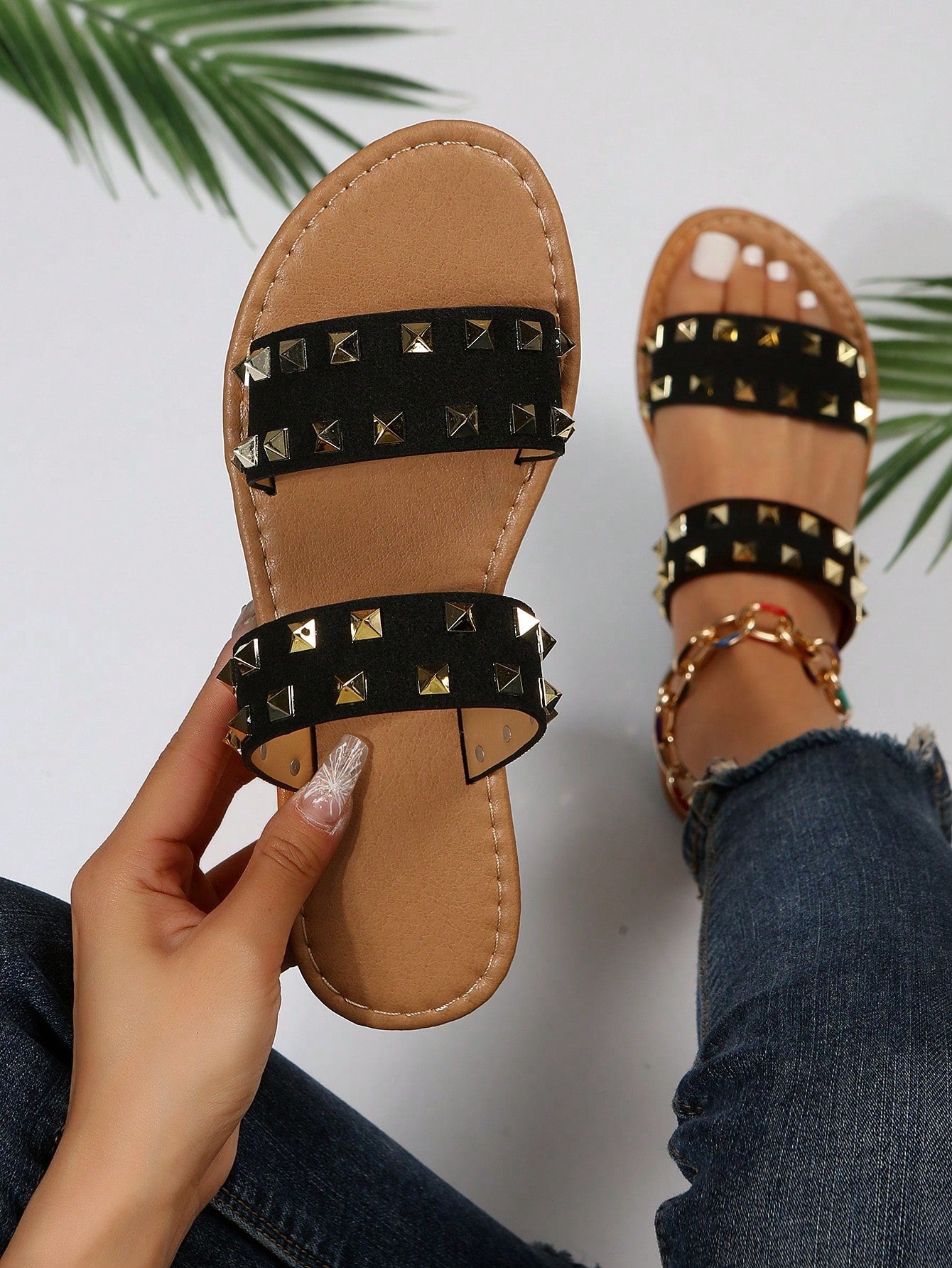 Women's Brown Flat Sandals With Metal Rivet And Rhinestone Decor, Elastic Ankle Strap T-Strap Thong Flat Sandals, Summer Fashion Comfortable Beach Shoes