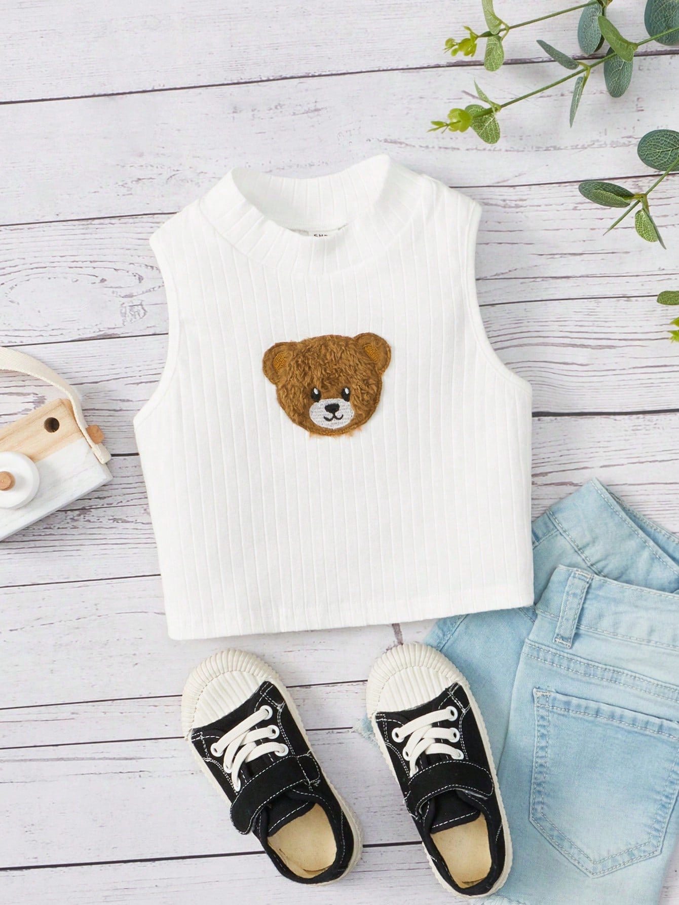 Solid Color Small Turtleneck Short Young Girl Bear Sticker Detail Tank Top For Summer