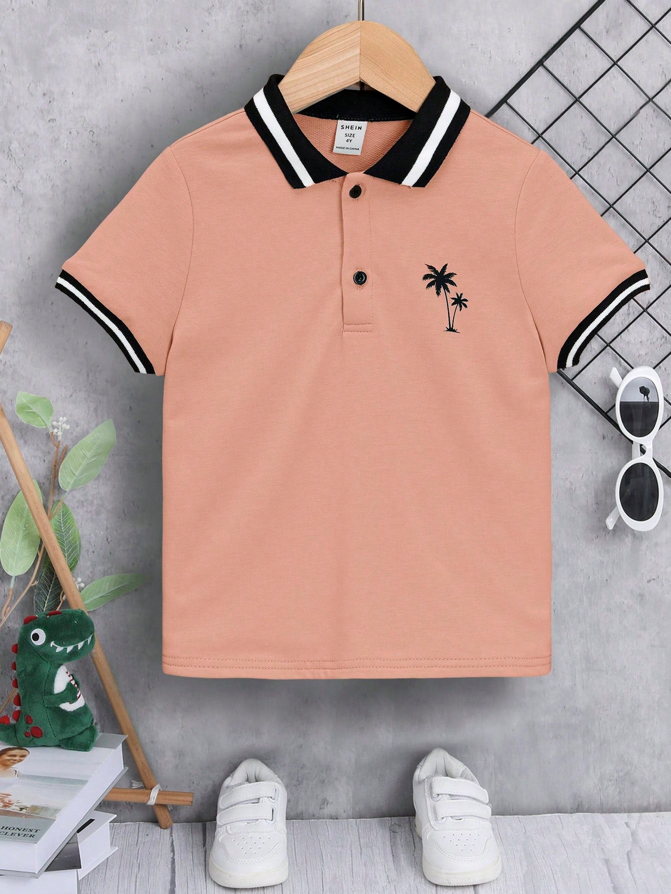 Young Boy Color Block Polo Shirt With Coconut Tree Print, Short Sleeve, Regular Fit, Suitable For Summer Casual And Daily Wear