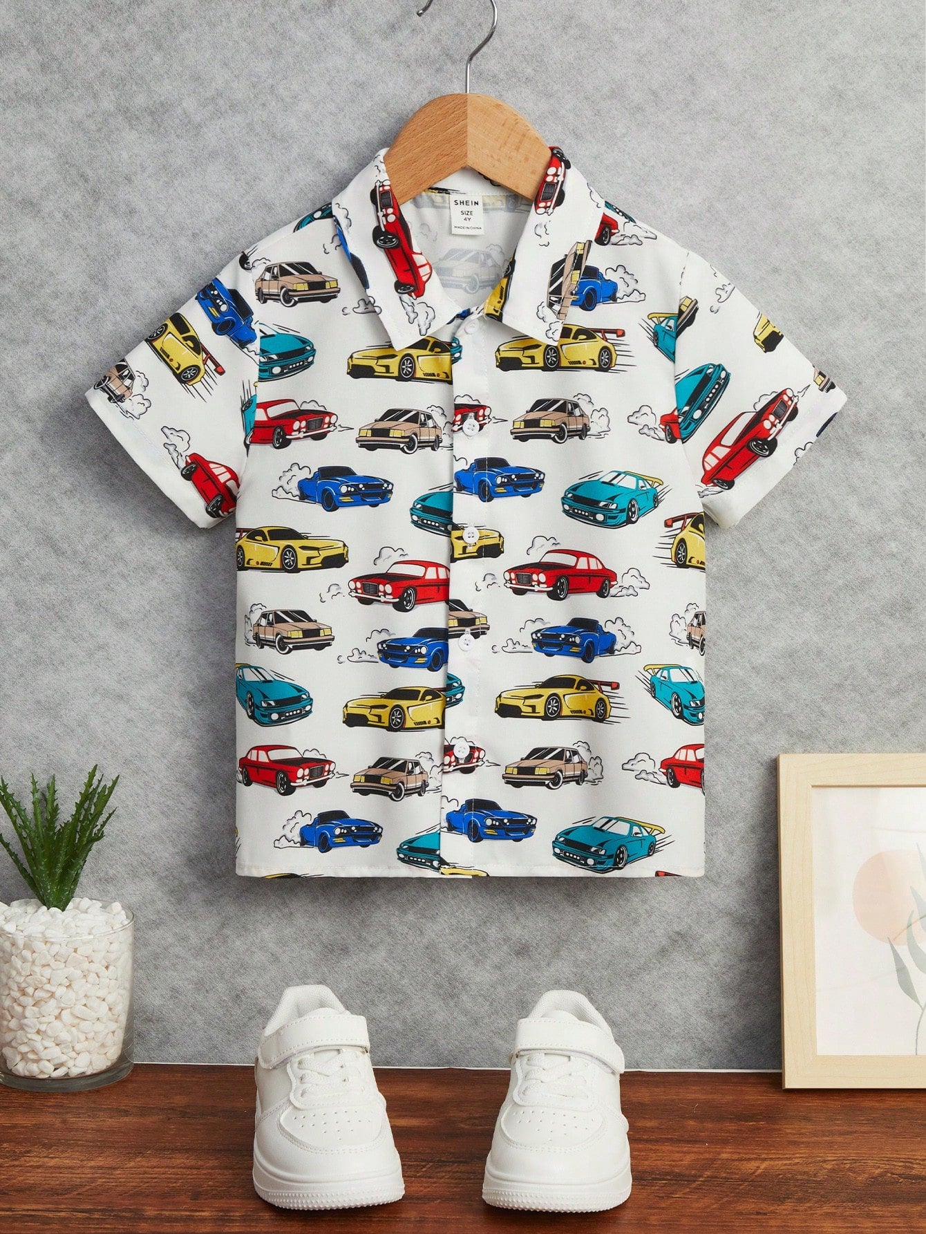 Young Boy Casual And Sporty Loose-Fitting Turn-Down Collar Colorful Car Printed Short Sleeve Shirt For Holiday, Summer