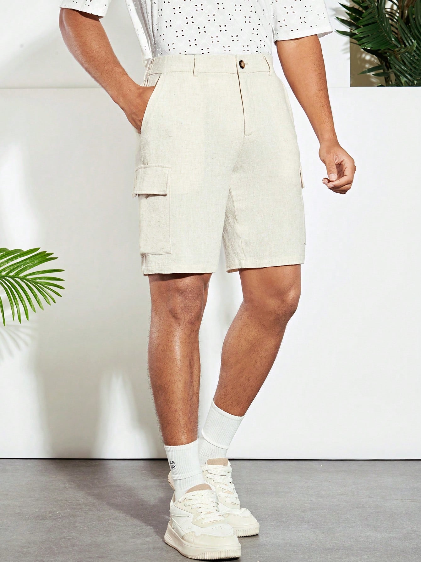 Men Woven Simple Solid Color Casual Shorts