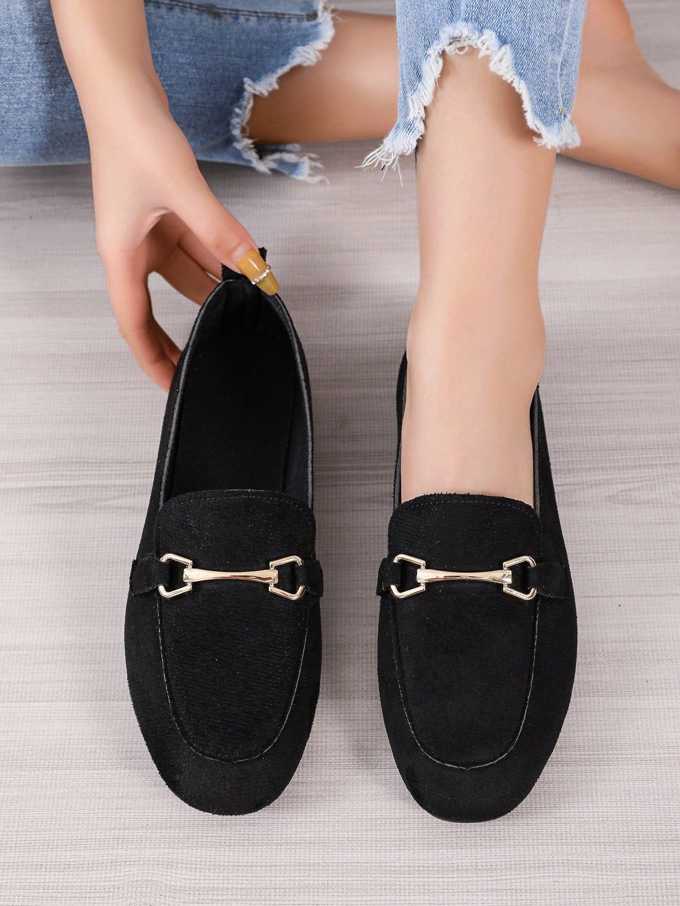 Women's Casual Shallow-Mouth Flat Shoes With Metallic Buckle Decoration