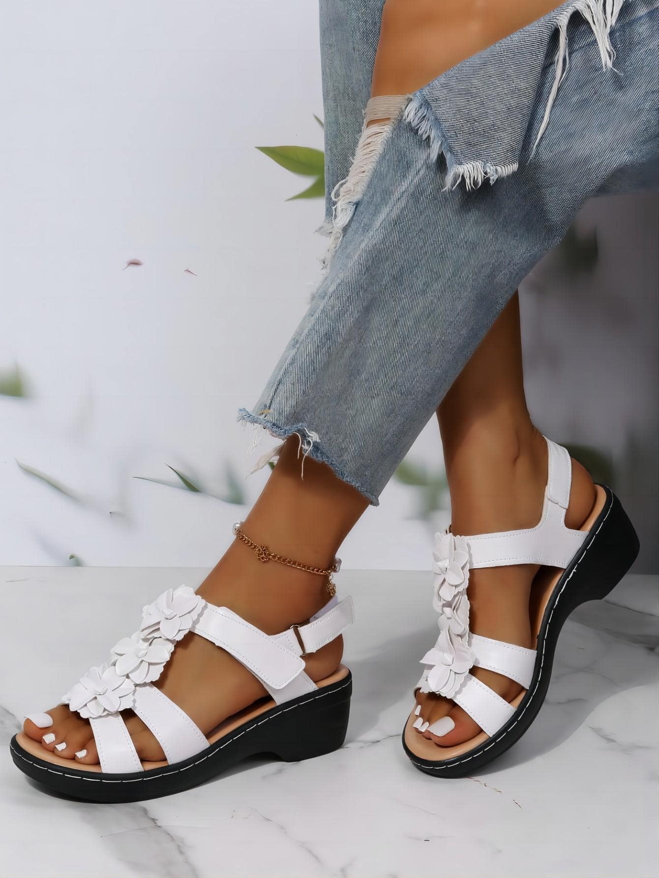 New Women's Sandals For 2024 Summer, European And American Style Hollow Out Wedge Heel, Peep Toe Floral Comfortable Hook And Loop Roman Sandals