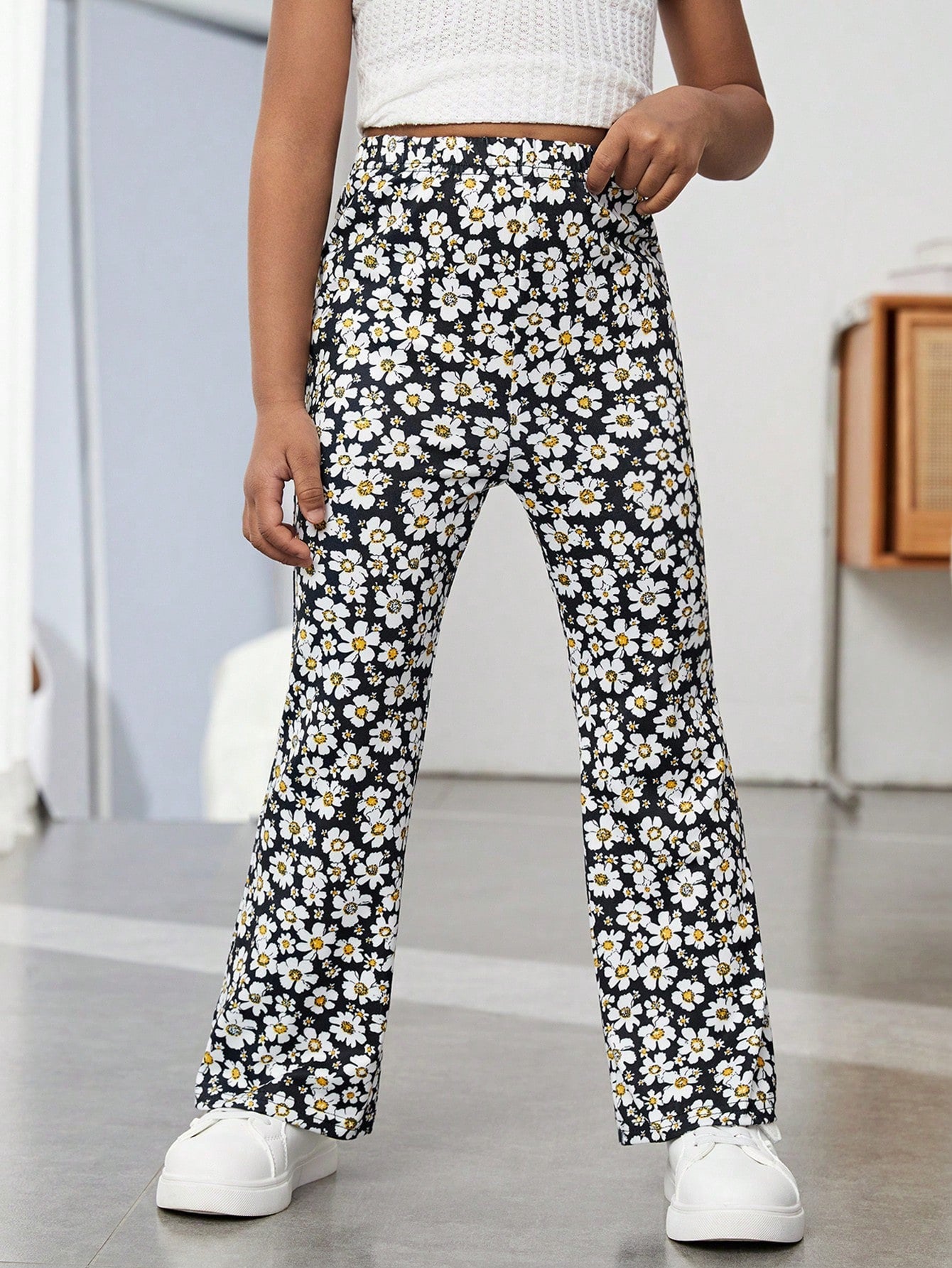 Young Girl's Elastic Waist Printed Bell Bottom Pants With Ditsy Floral Pattern, Without Pockets