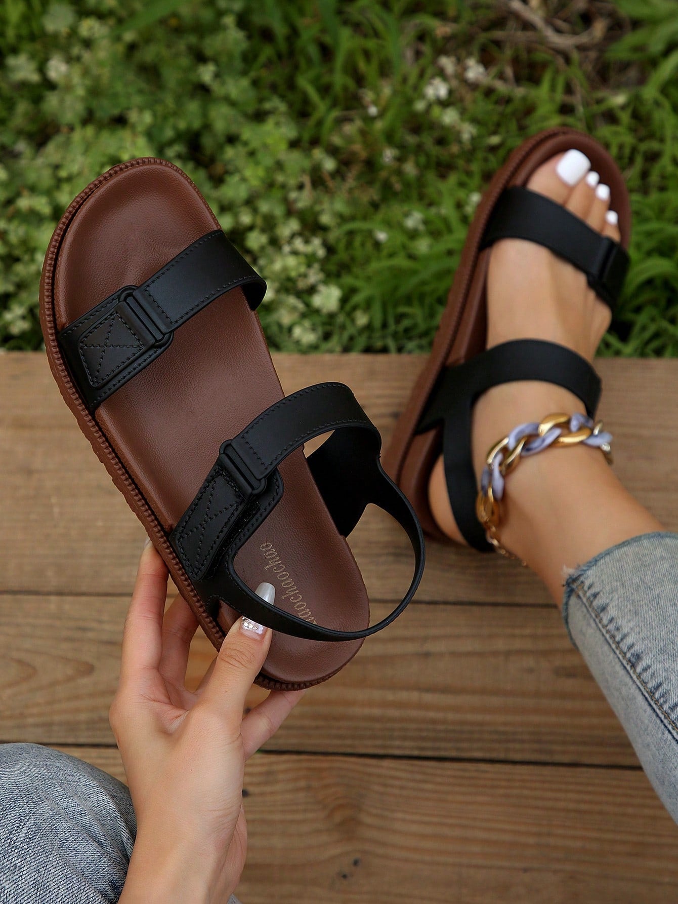 Sporty Brown Sandals For Women, Stitch Detail Hook-and-loop Fastener Sport Sandals