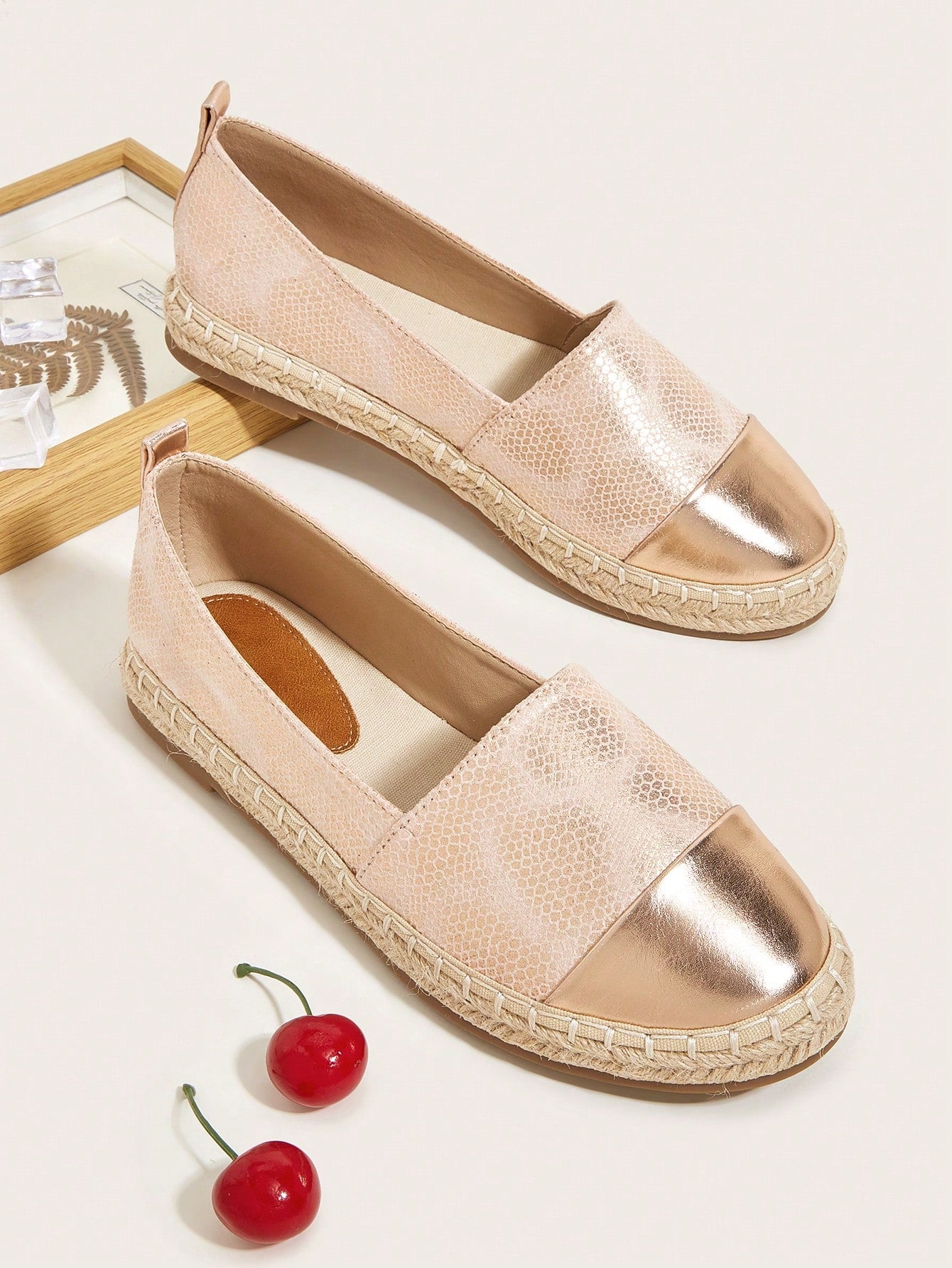 Women Metallic Detail Espadrille Flats, Vacation Outdoor Flats