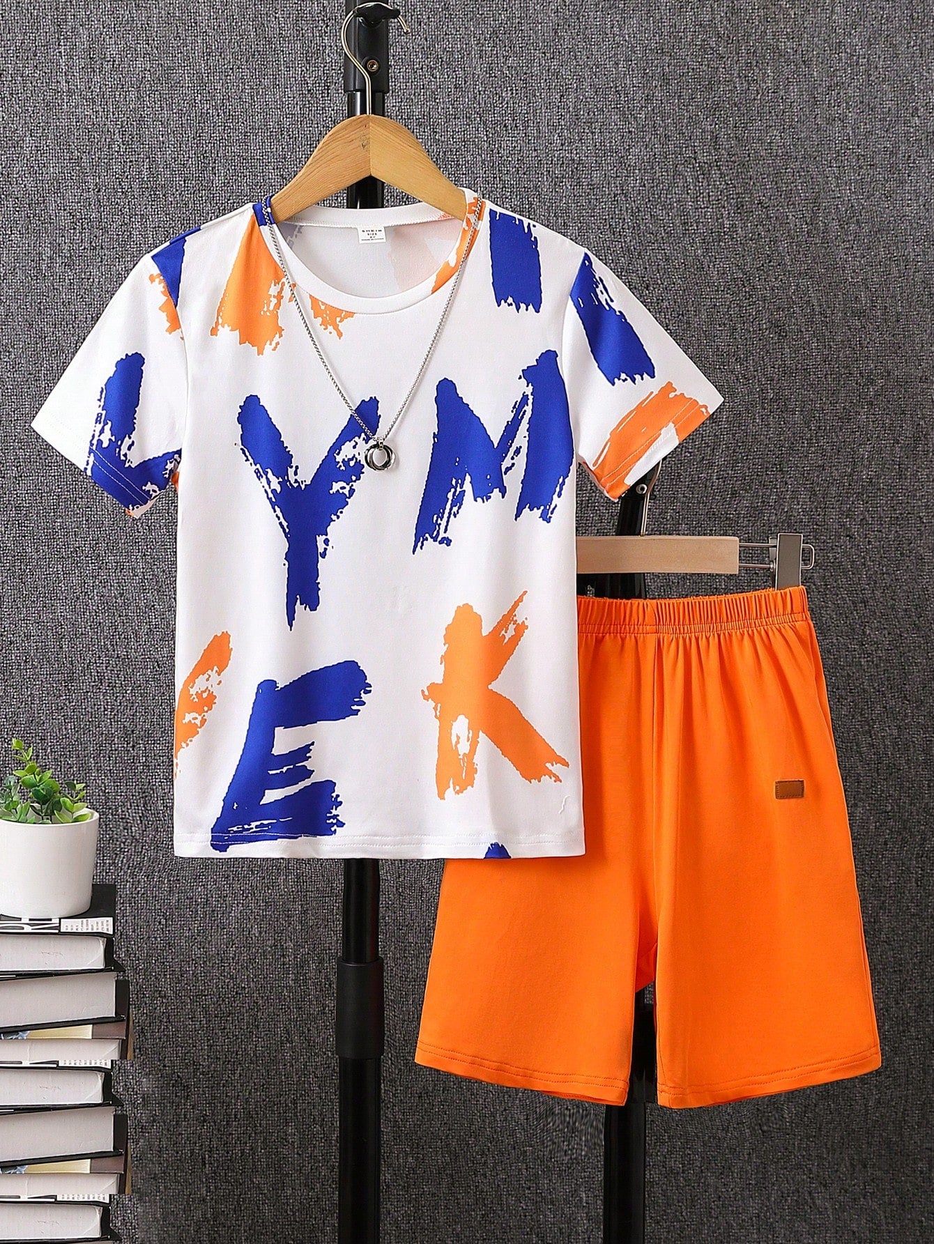 Tween Boy Colorful Printed Round Neck Short-Sleeved T-Shirt And Solid-Colored Shorts Set