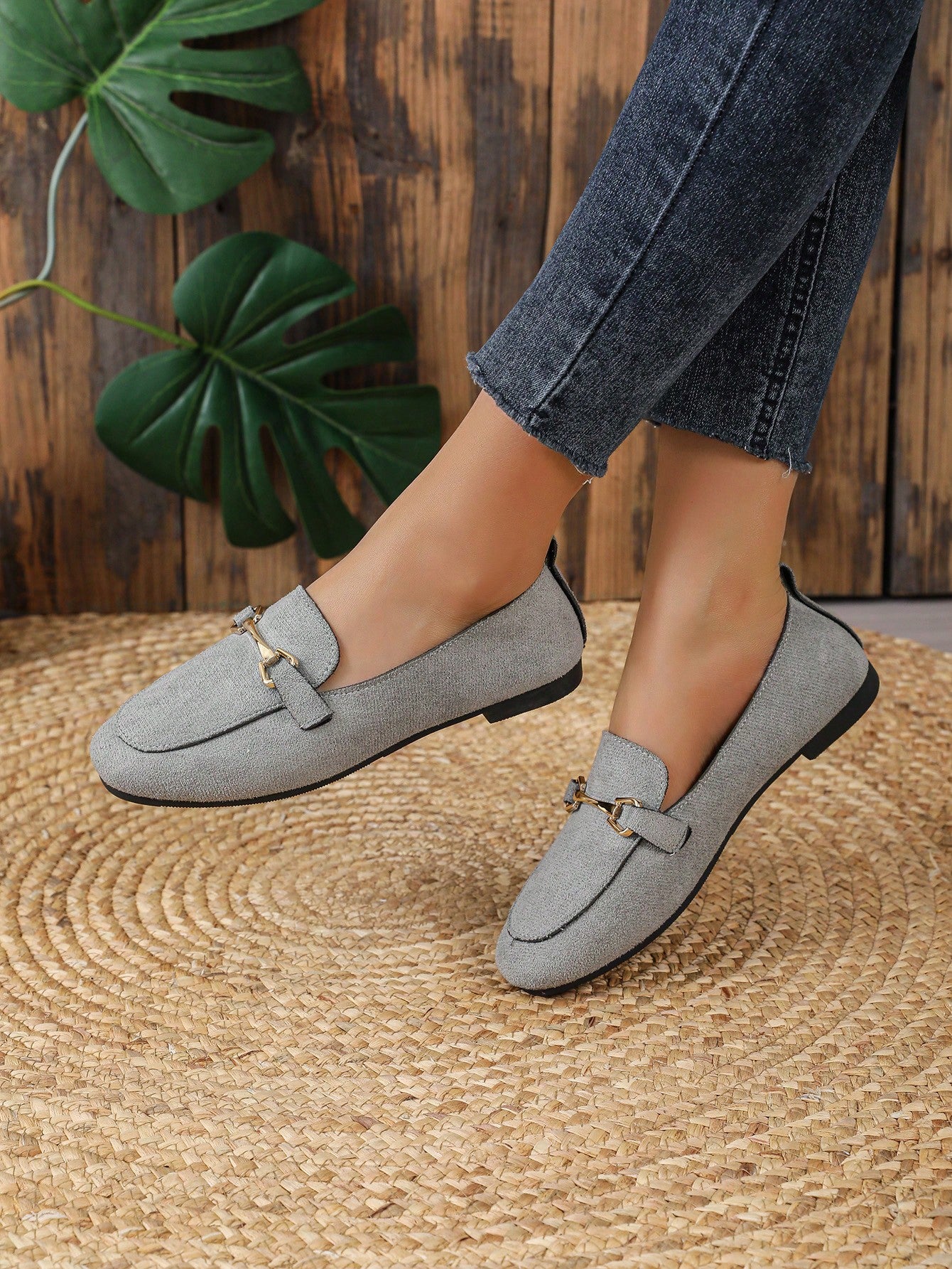 Women's Casual Shallow-Mouth Flat Shoes With Metallic Buckle Decoration