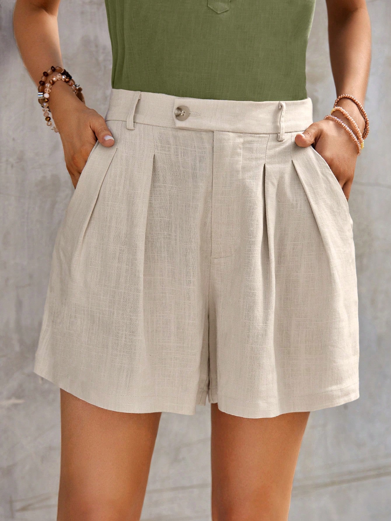 Solid Slant Pocket Fold Pleated Detail Wide Leg Shorts