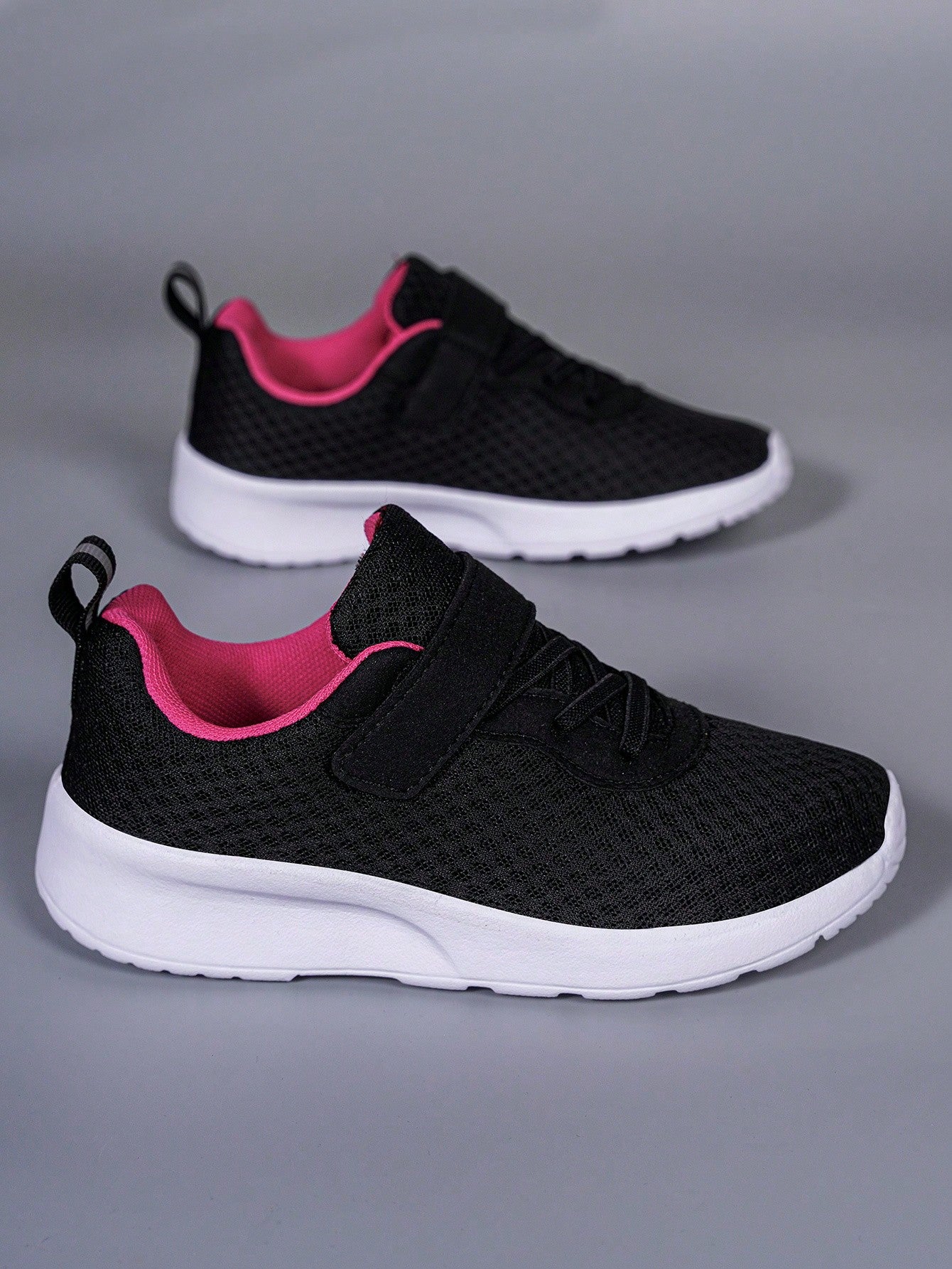 Girls Hook-and-loop Fastener Sporty Running Shoes For Outdoor