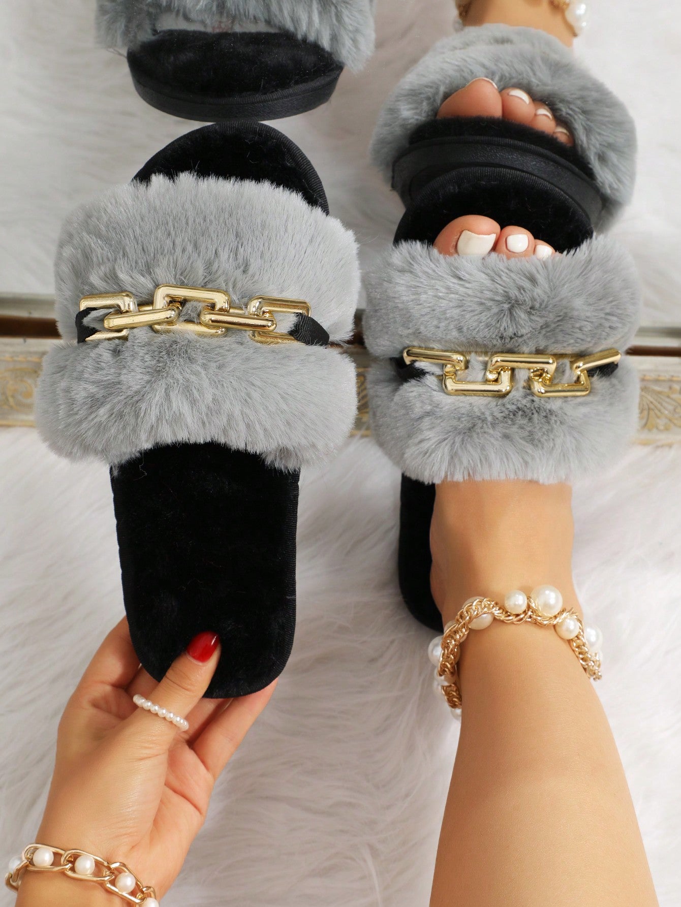 Women Chain Decor Fluffy Home Slippers, Fashionable Indoor Bedroom Slippers