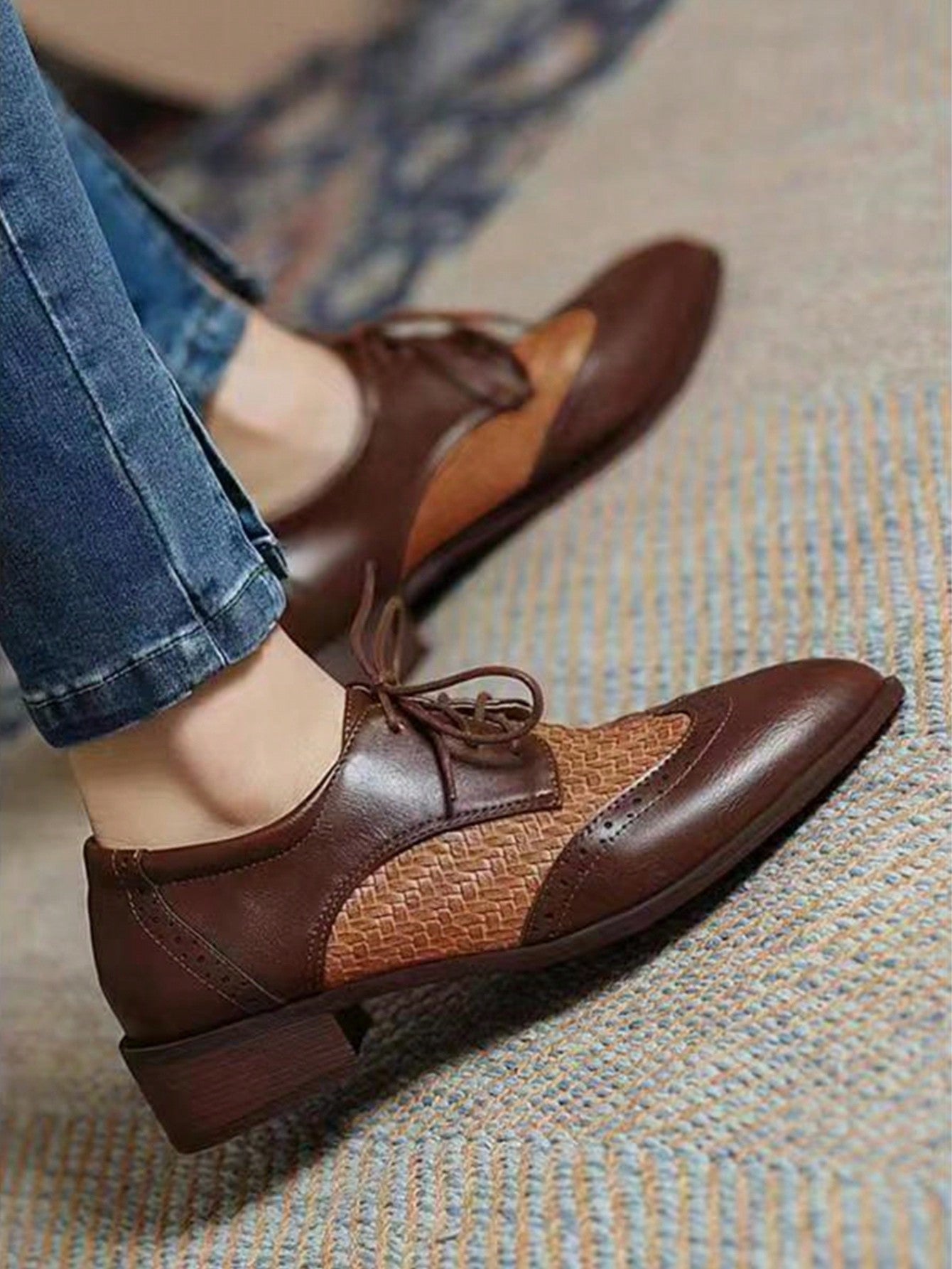 Two Tone Wingtip Detail Lace-up Front Oxford Shoes