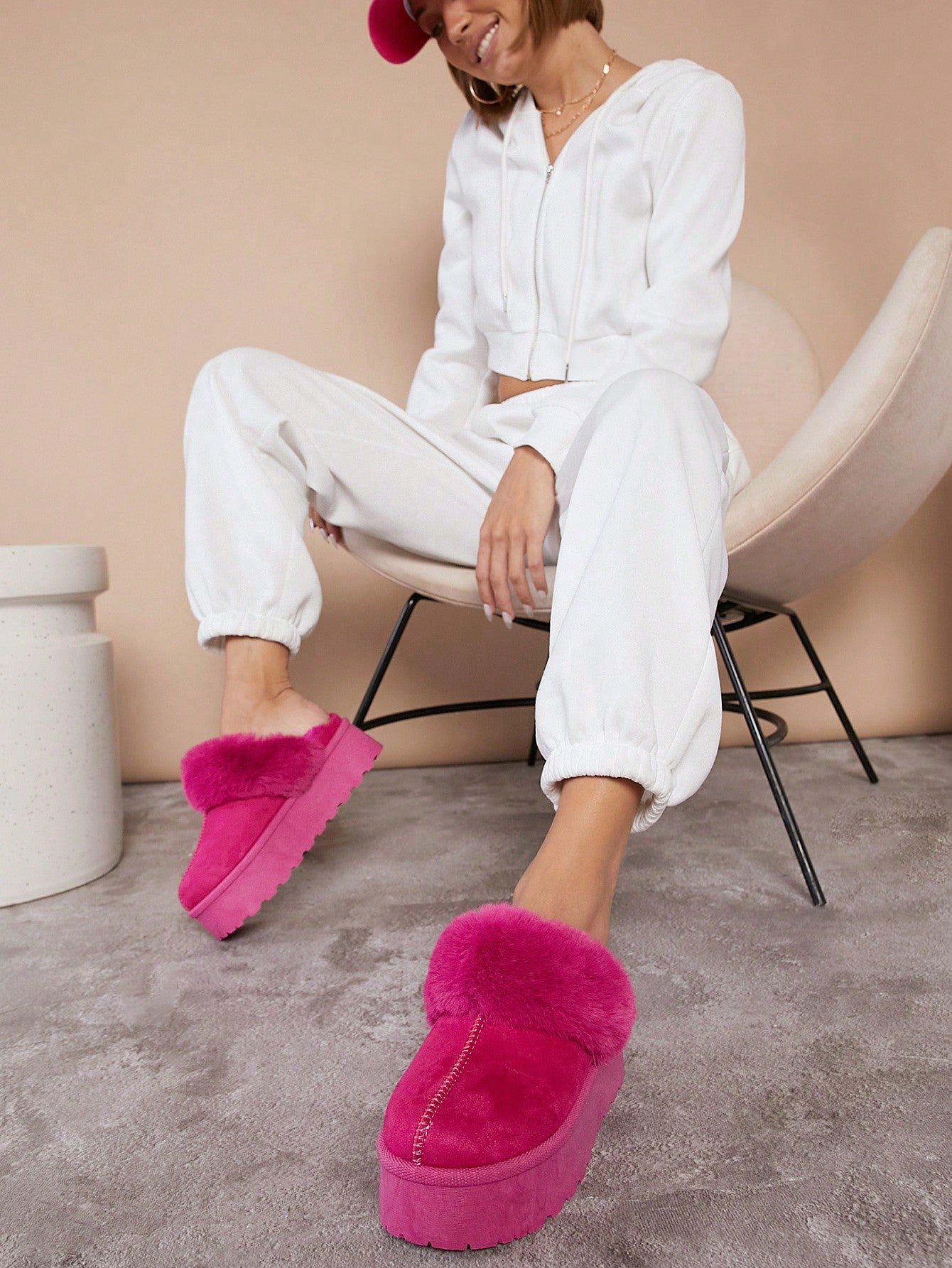 Fuzzy Closed Toe Flatform Casual Slippers