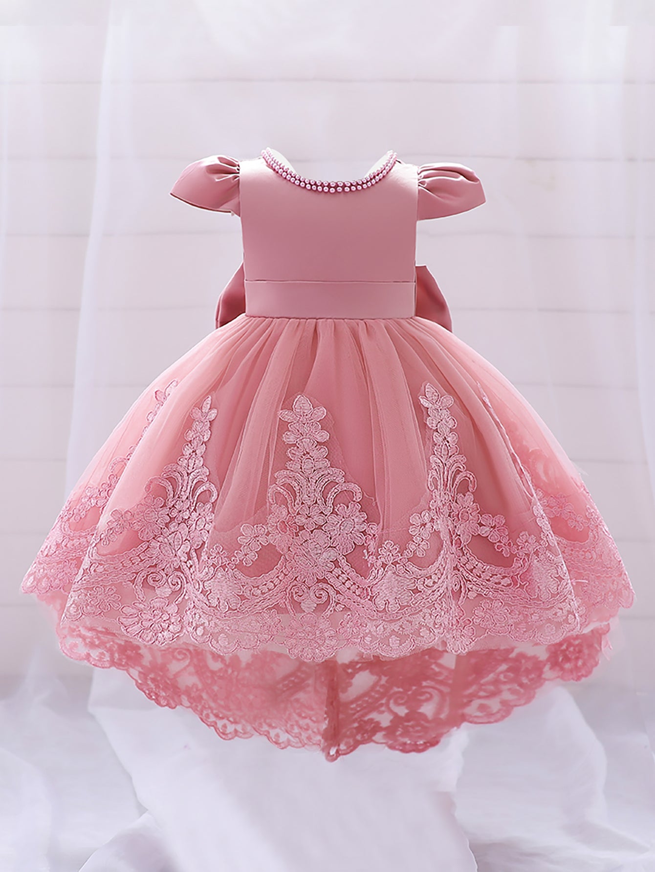 Young Girl's Lace Dress With Floral Lace, Ribbon Bow And Butterfly Back Decoration, Suitable For Performances, Travel And Holidays