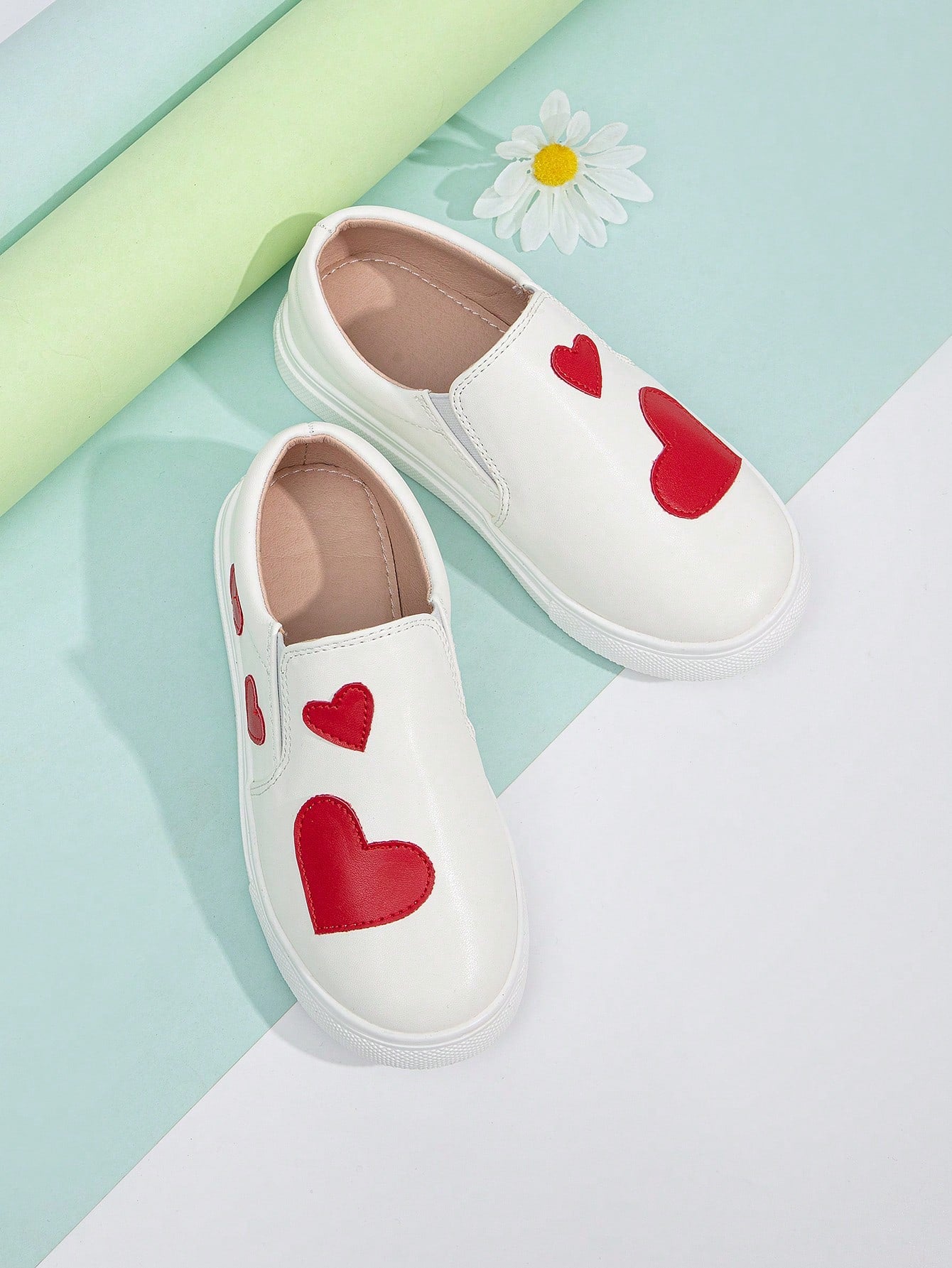 Girls Heart Pattern Slip On Sneakers For Outdoor