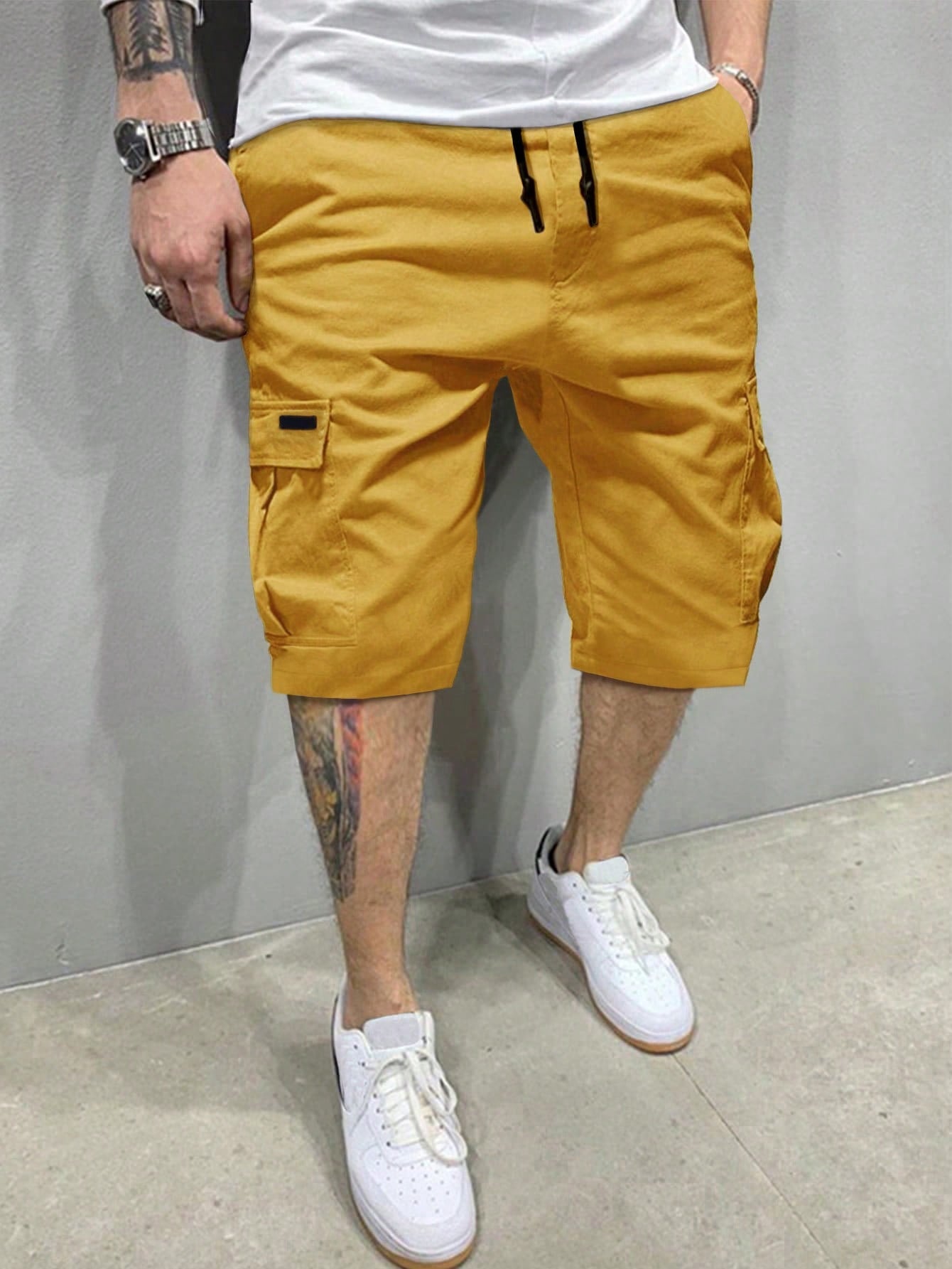 Men Flap Pockets Drawstring Cargo Shorts