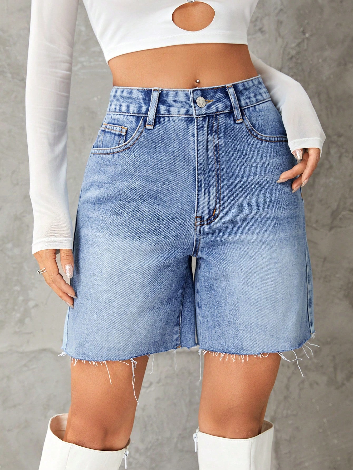 Women's Loose Fit Bermuda Casual Denim Shorts With Pockets