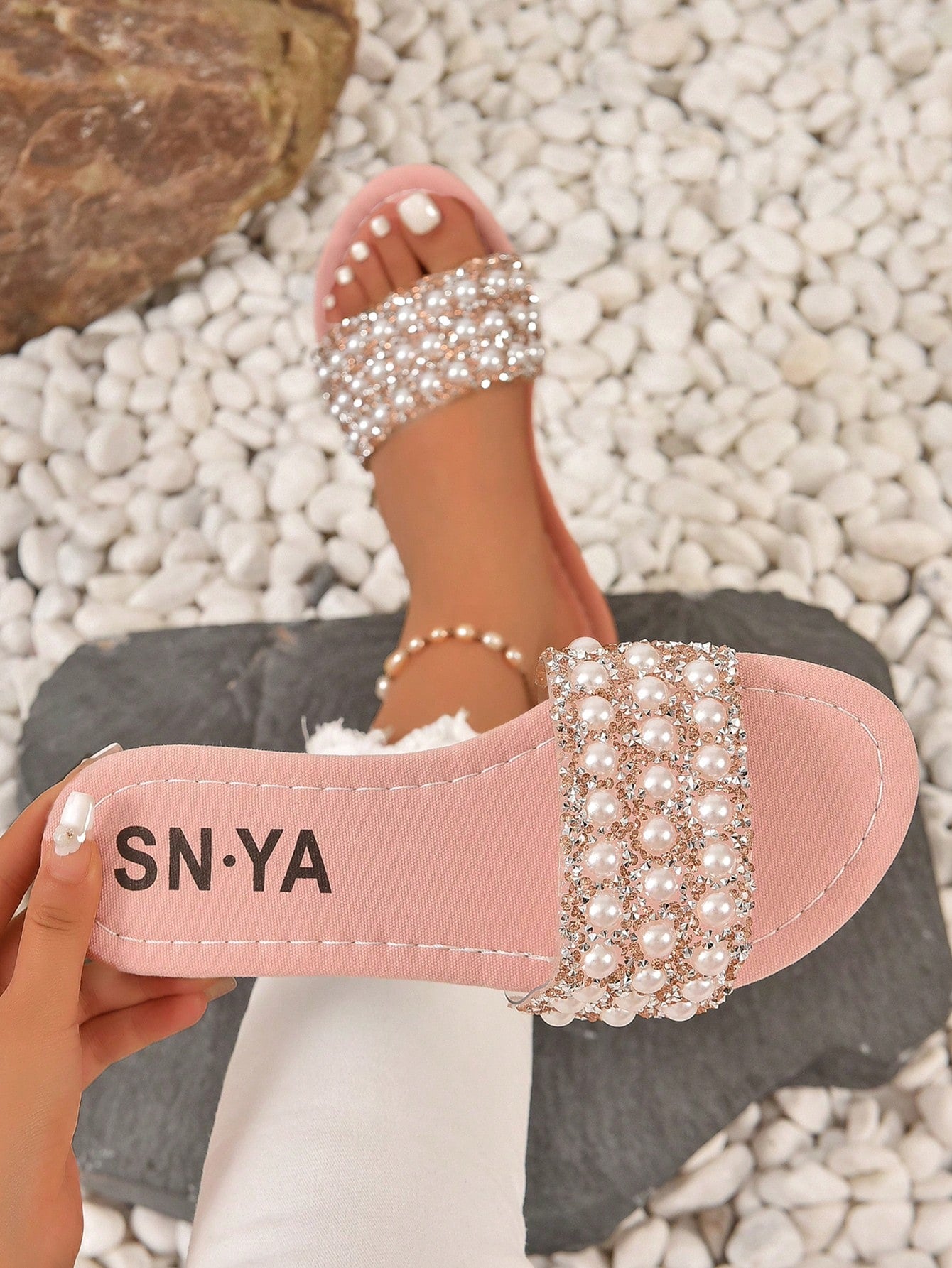 Women Comfortable Snakeskin Embossed Rhinestone & Faux Pearl Decor Flat Sandals, Fashion Summer Glass Slide Sandals