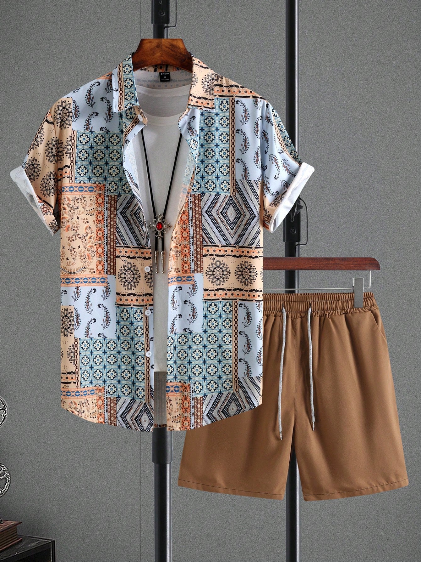 Men Patchwork Print Shirt & Drawstring Waist Shorts Without Tee